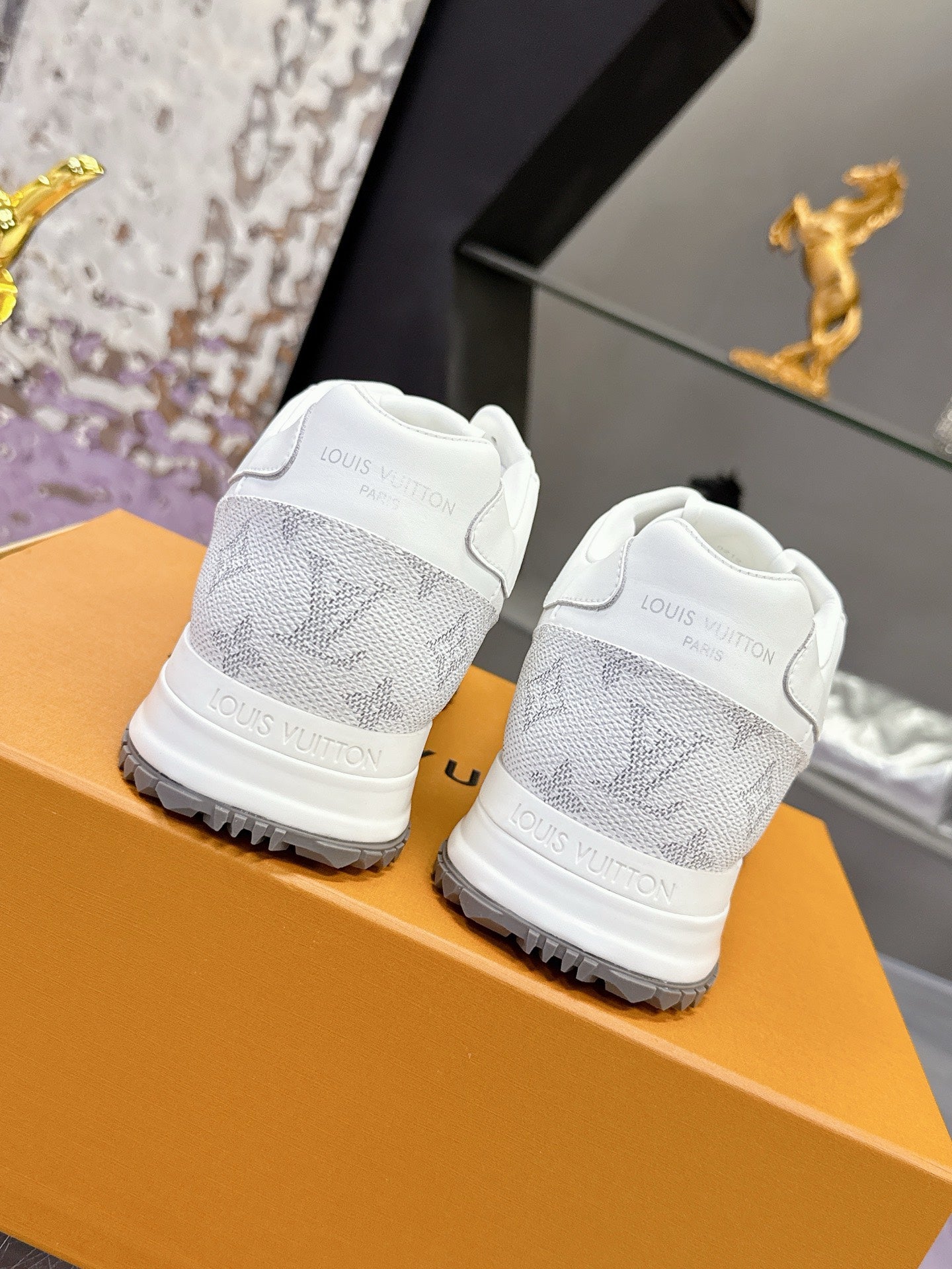 SHOES-LV-LY-240