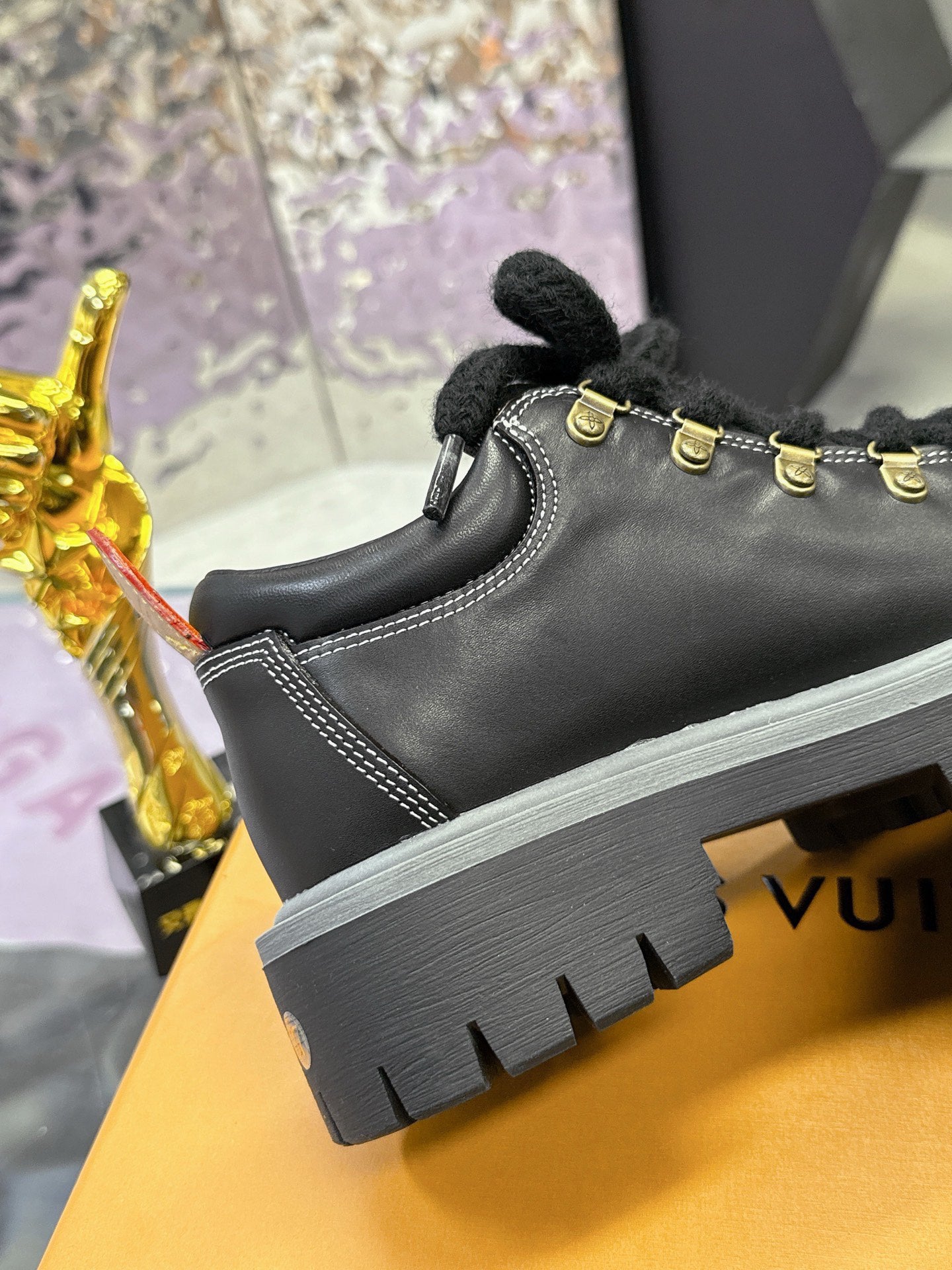 SHOES-LV-LY-556