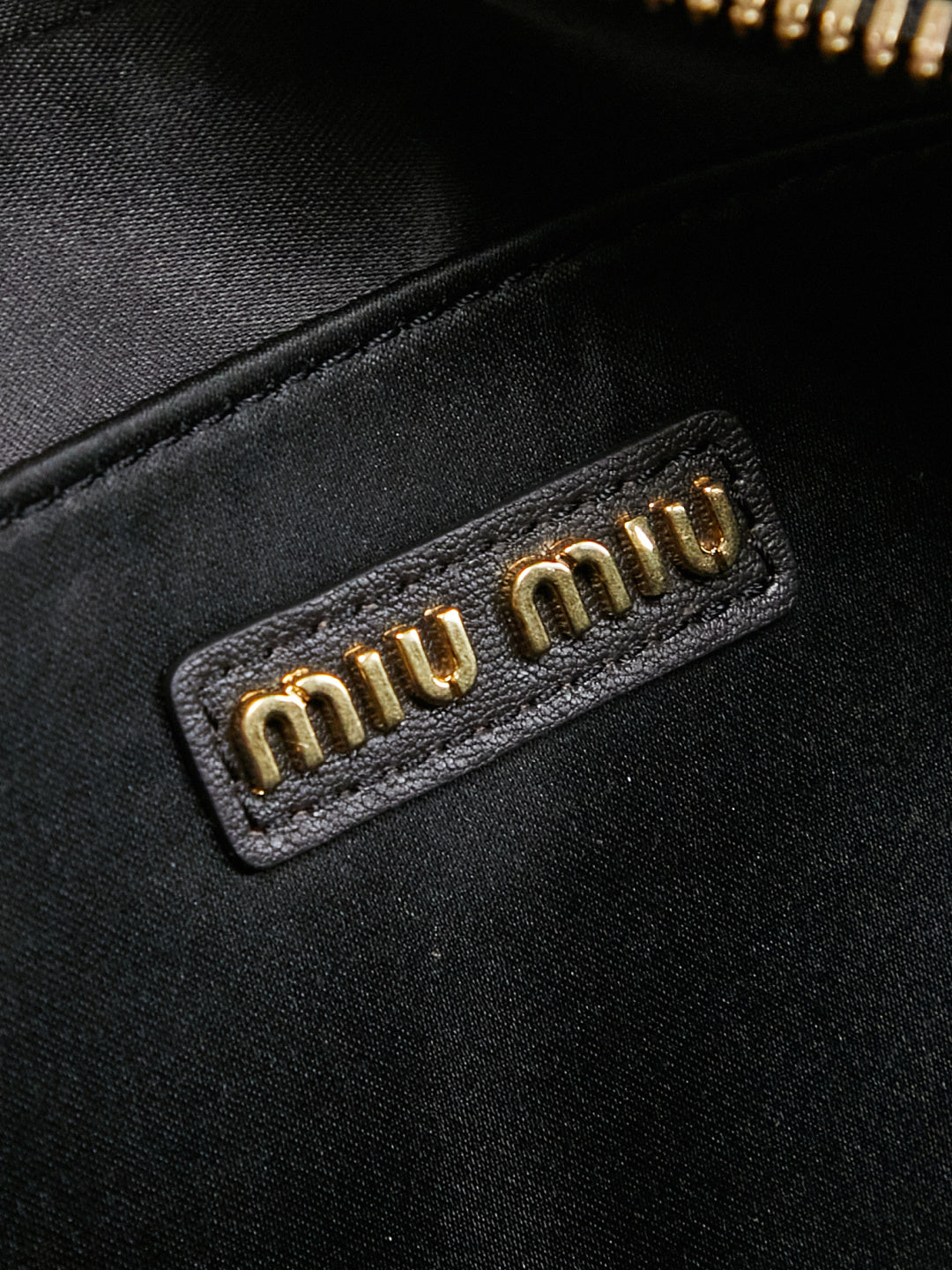 BAG-MIUMIU-LY-011