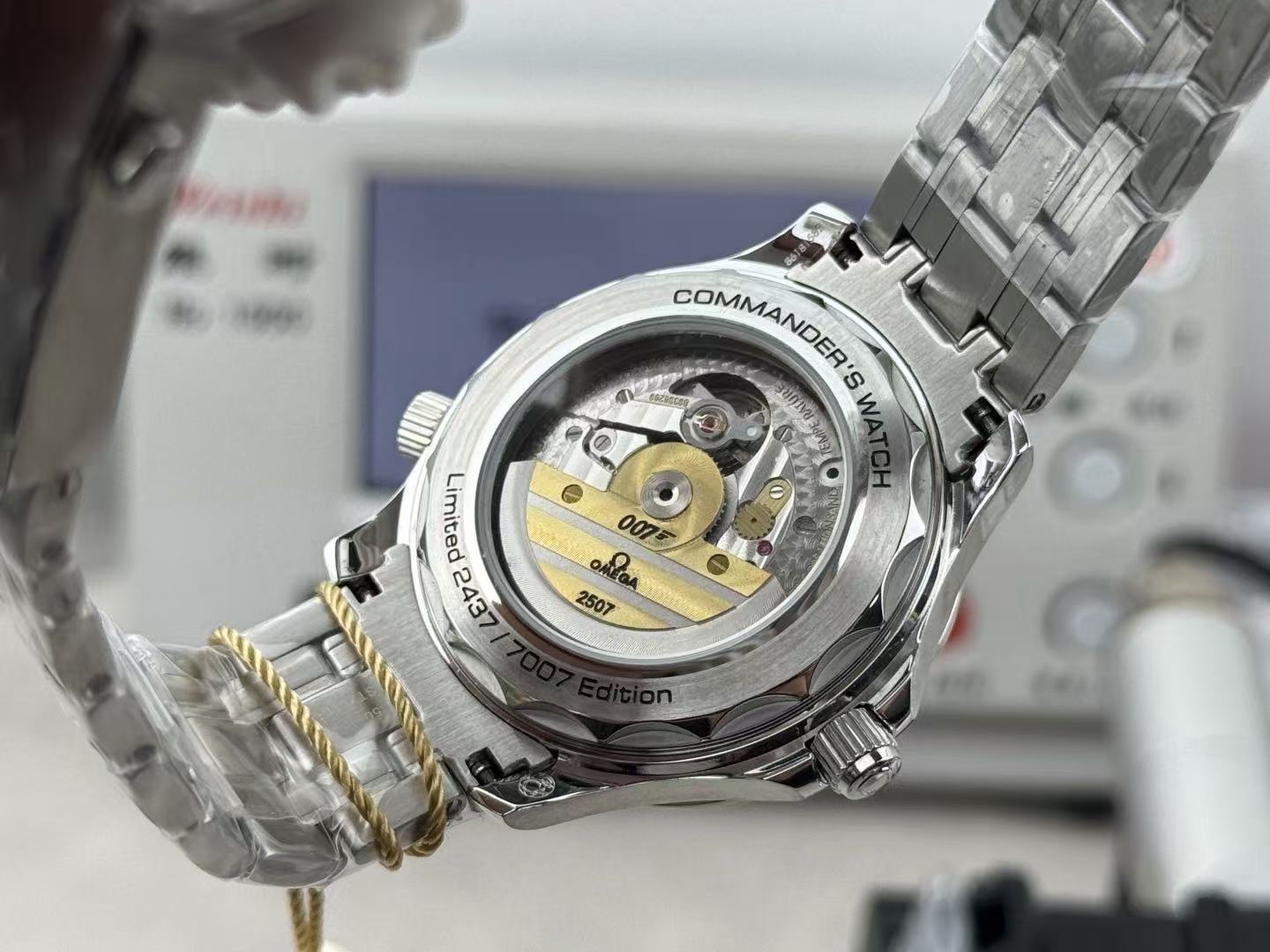 WATCH-OMG-W-003