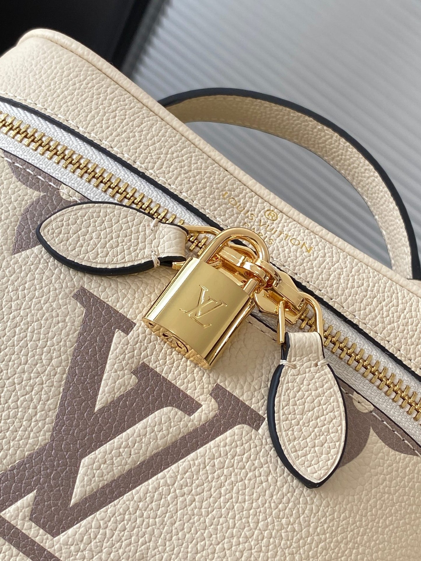 BAG-LV-W-069
