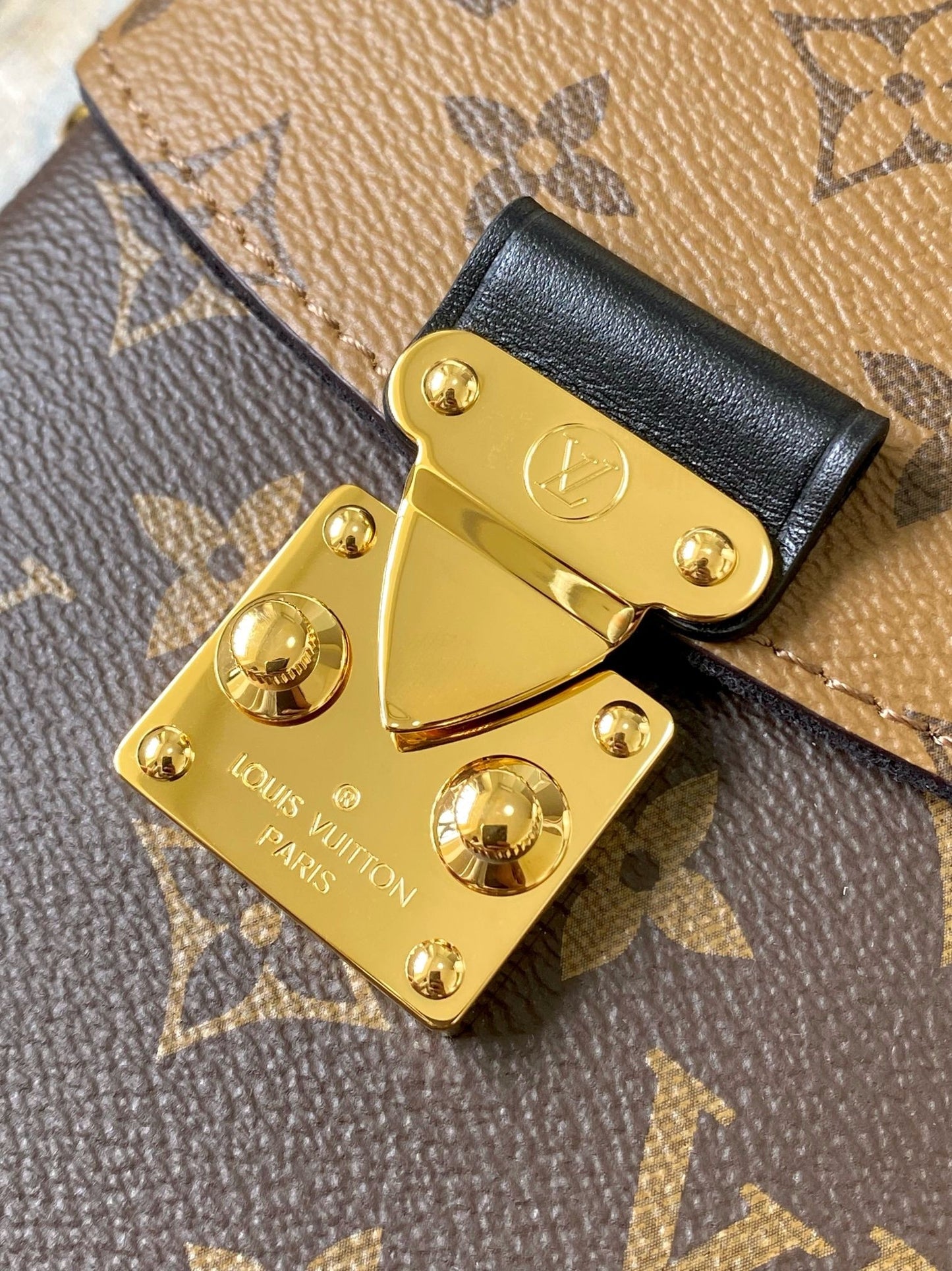 BAG-LV-W-097
