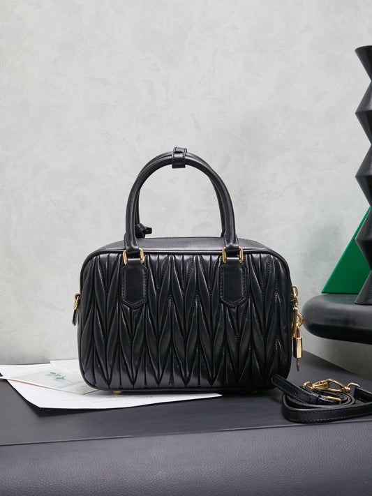 BAG-MIUMIU-LY-105