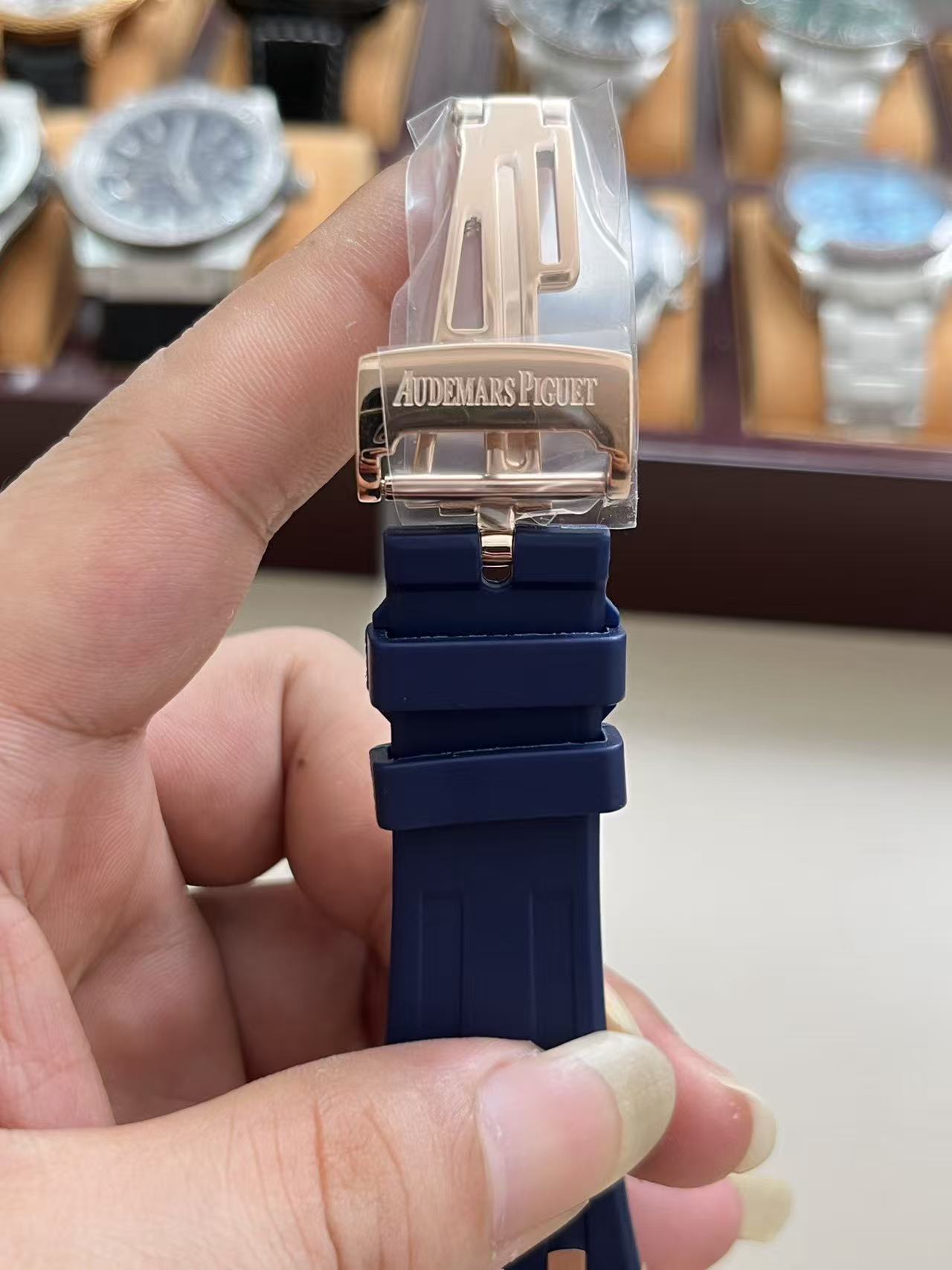 WATCH-AP-W-003