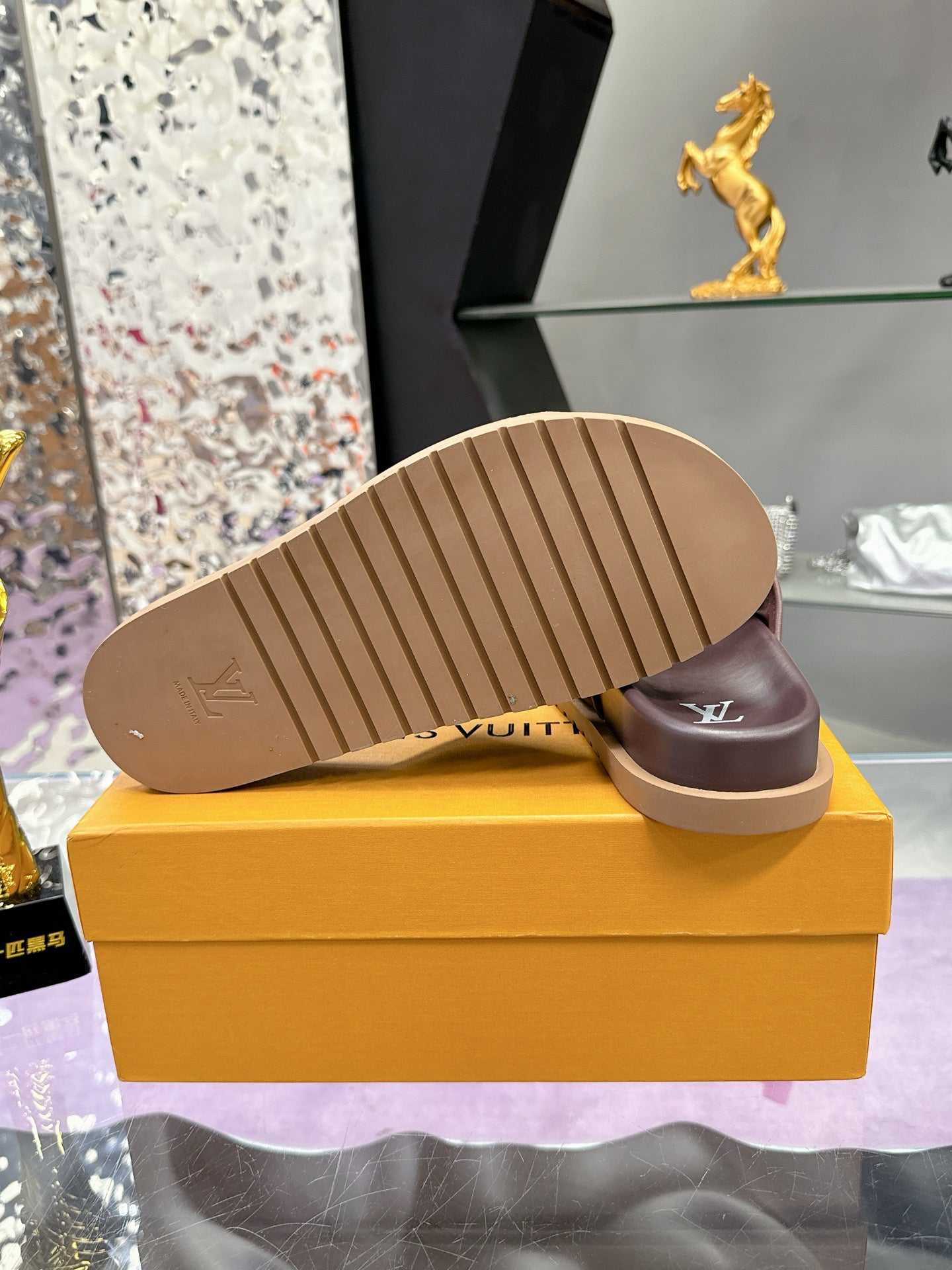 SHOES-LV-LY-650