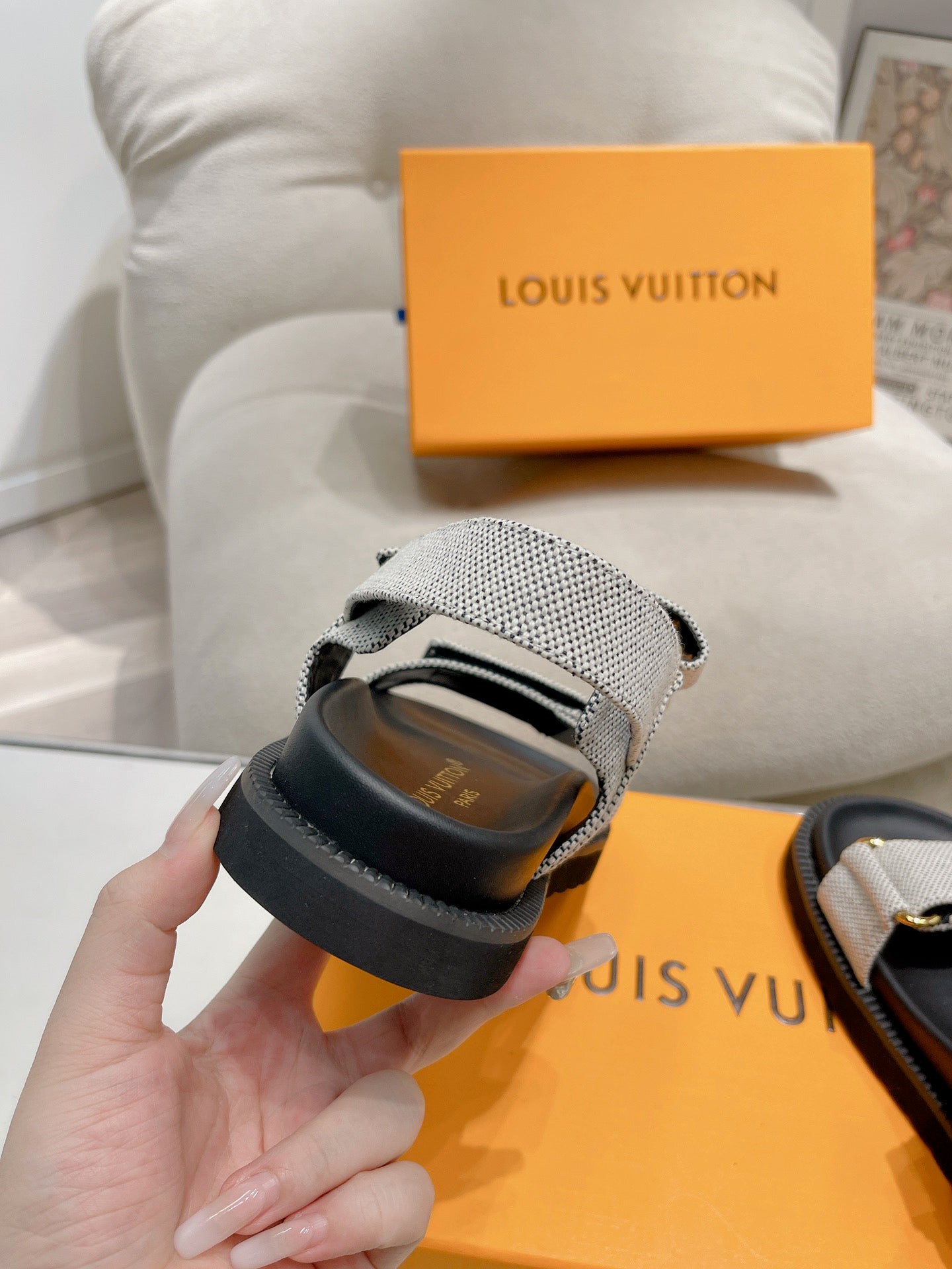 SHOES-LV-LY-024