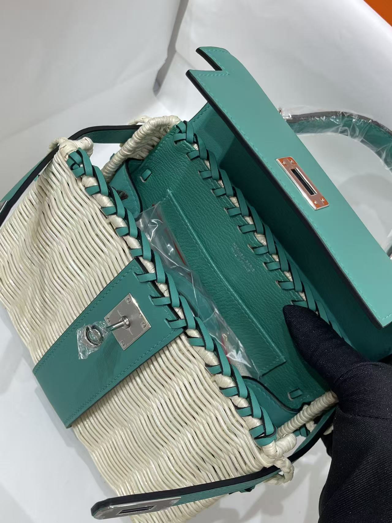 BAG-HMS-W-054