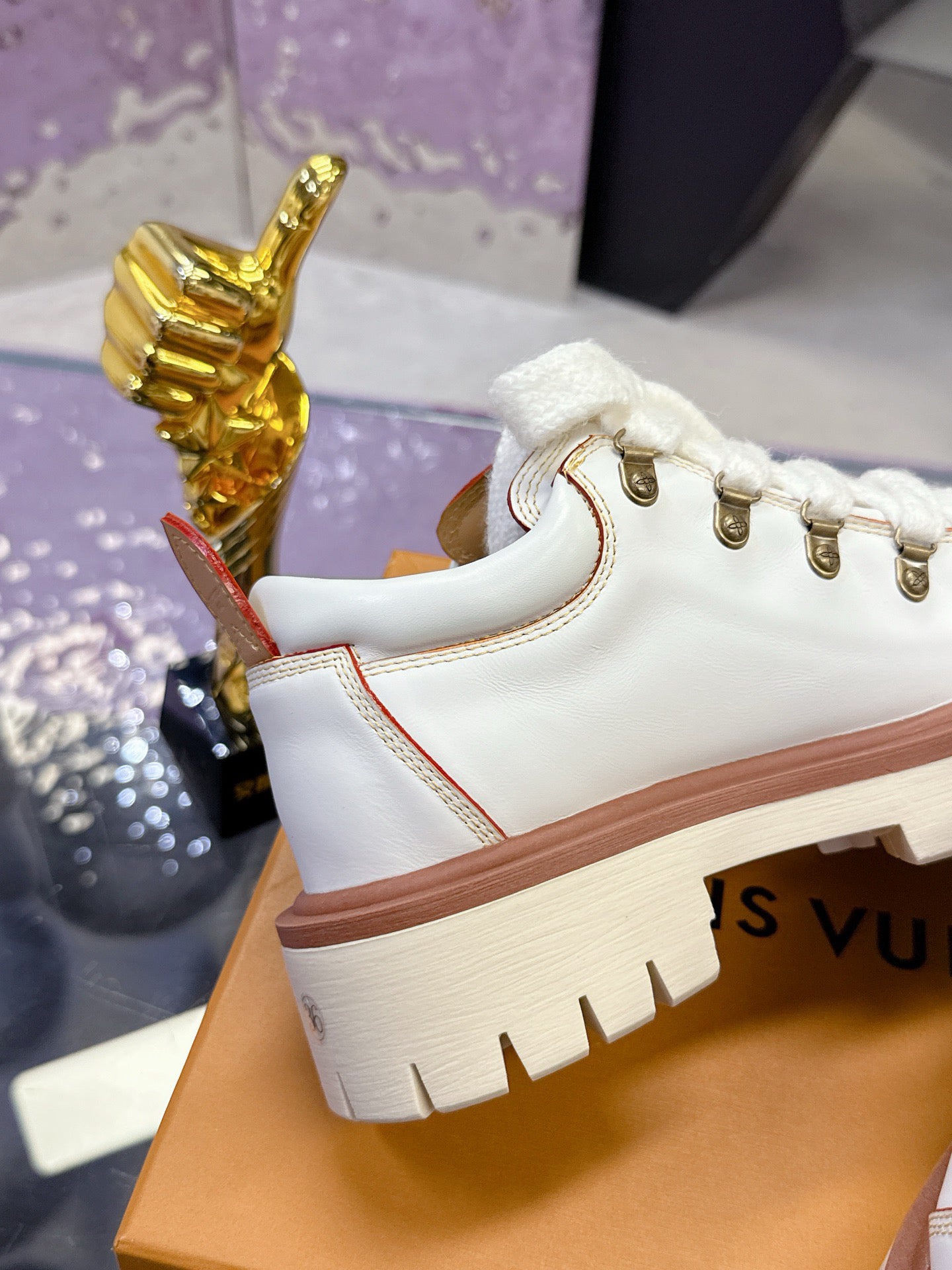 SHOES-LV-LY-560