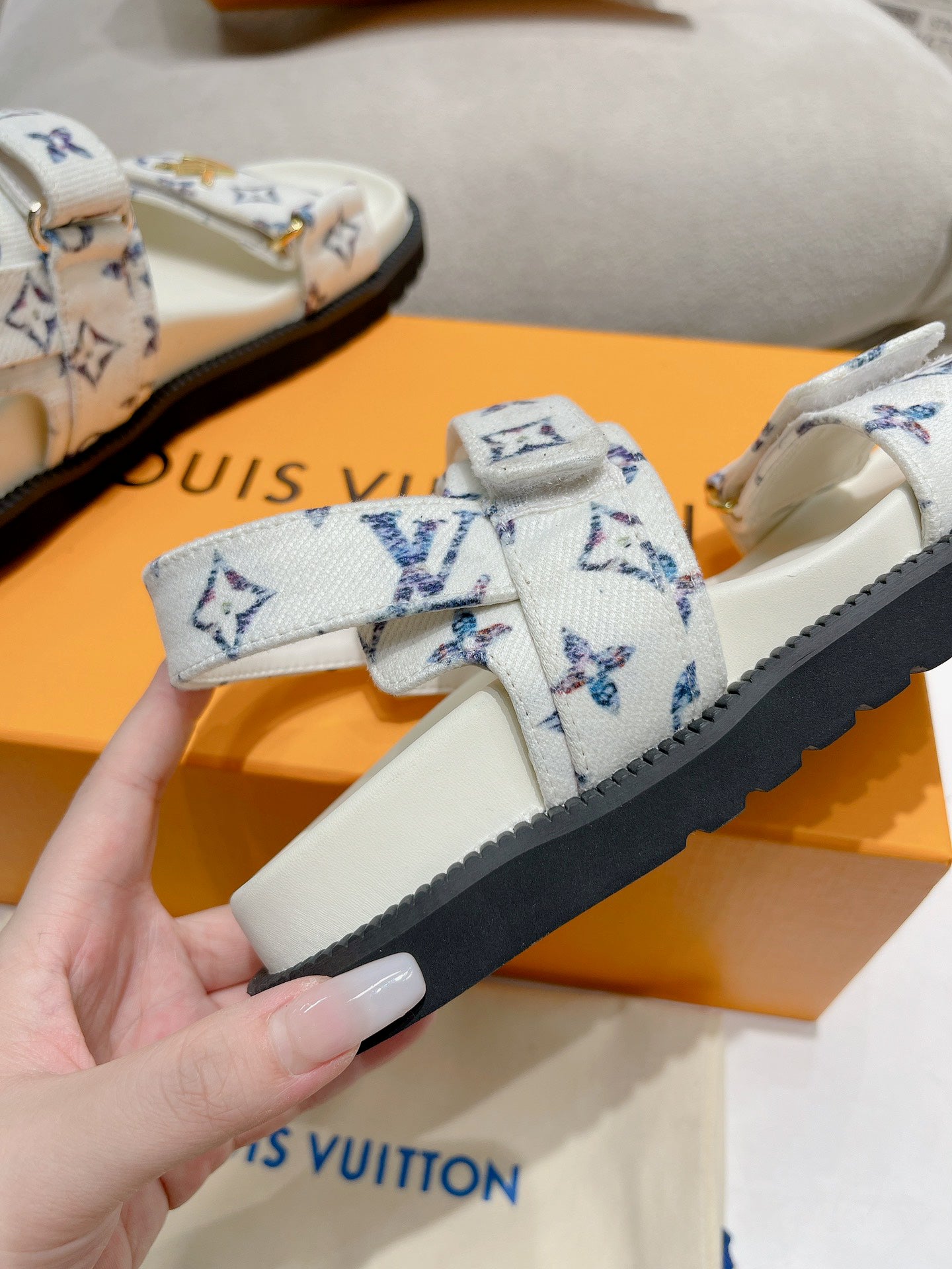 SHOES-LV-LY-025