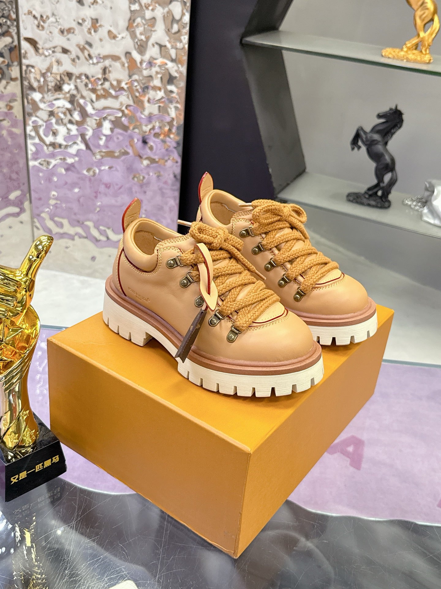 SHOES-LV-LY-561