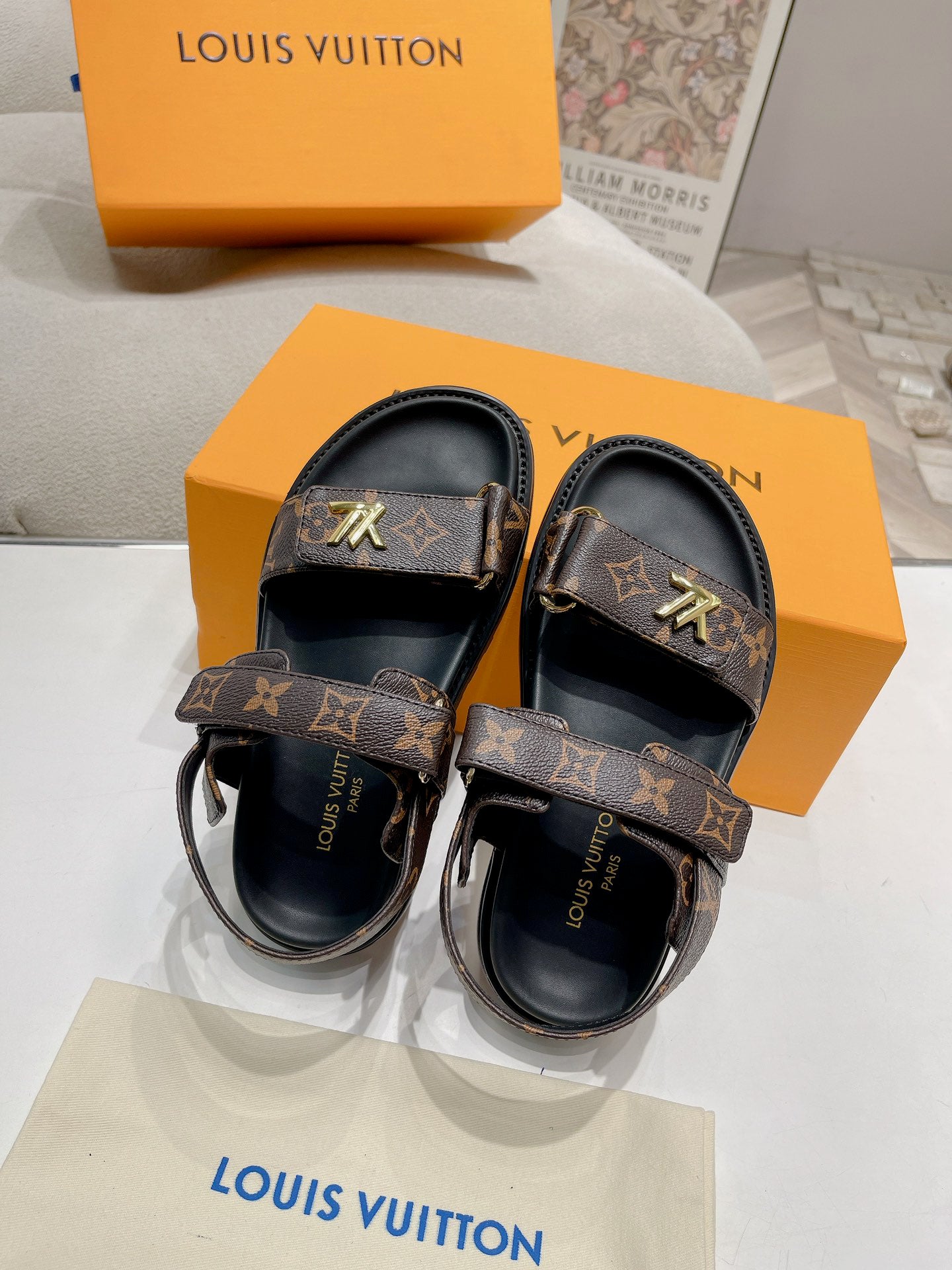SHOES-LV-LY-018
