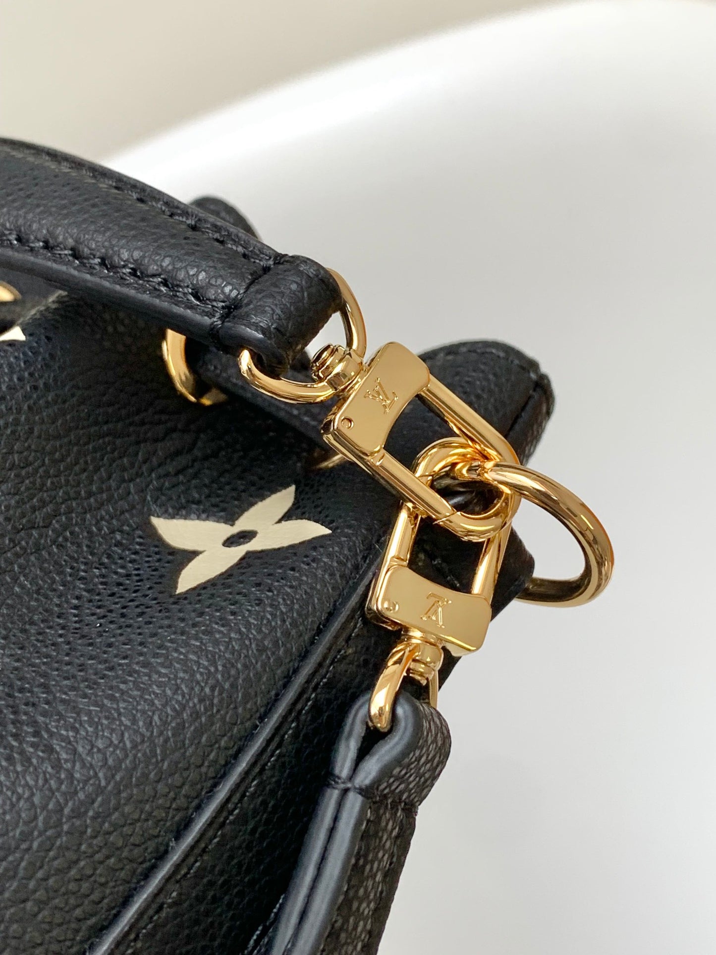BAG-LV-W-NEW-1097