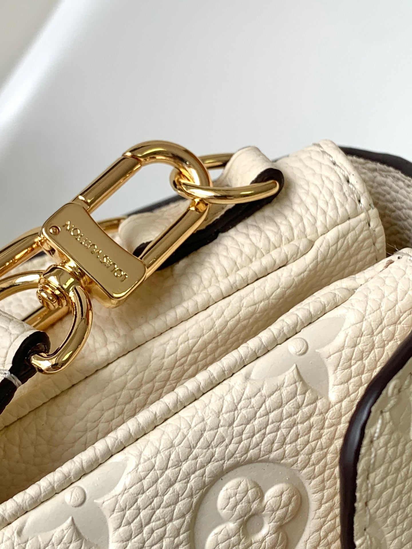 BAG-LV-W-NEW-588