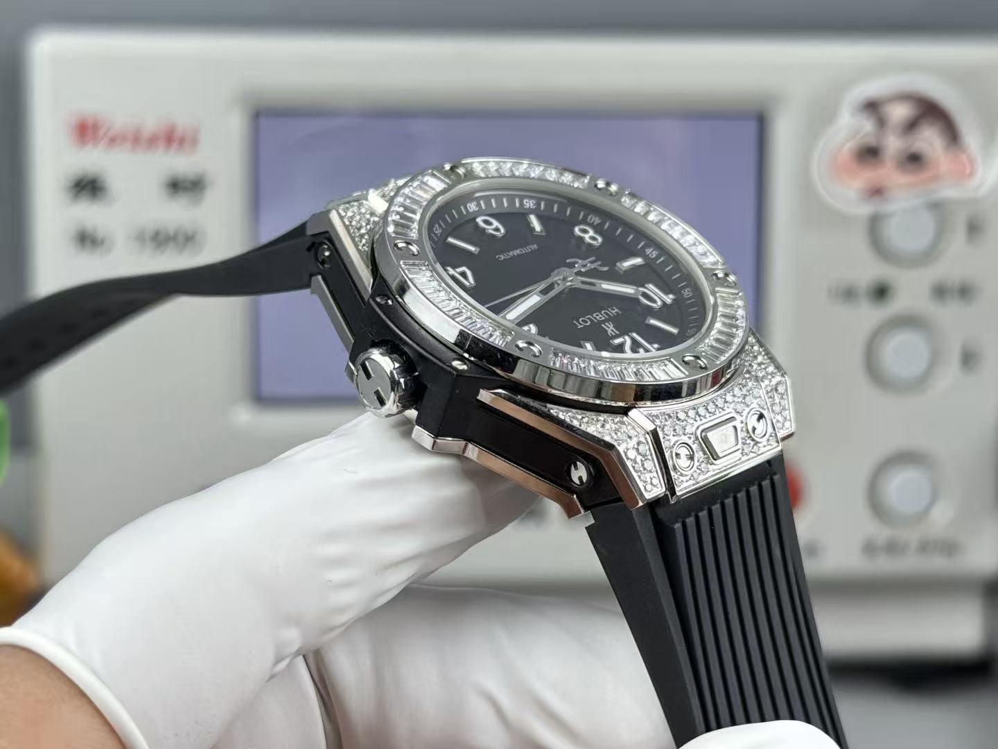 WATCH-HB-W-002