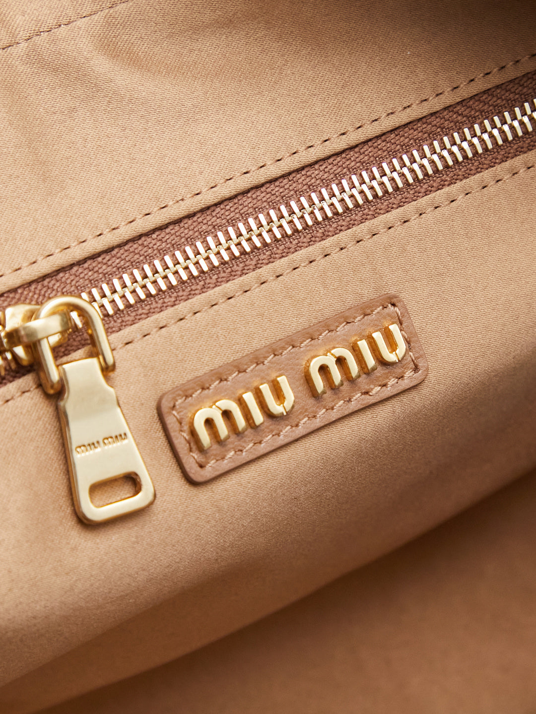BAG-MIUMIU-LY-060