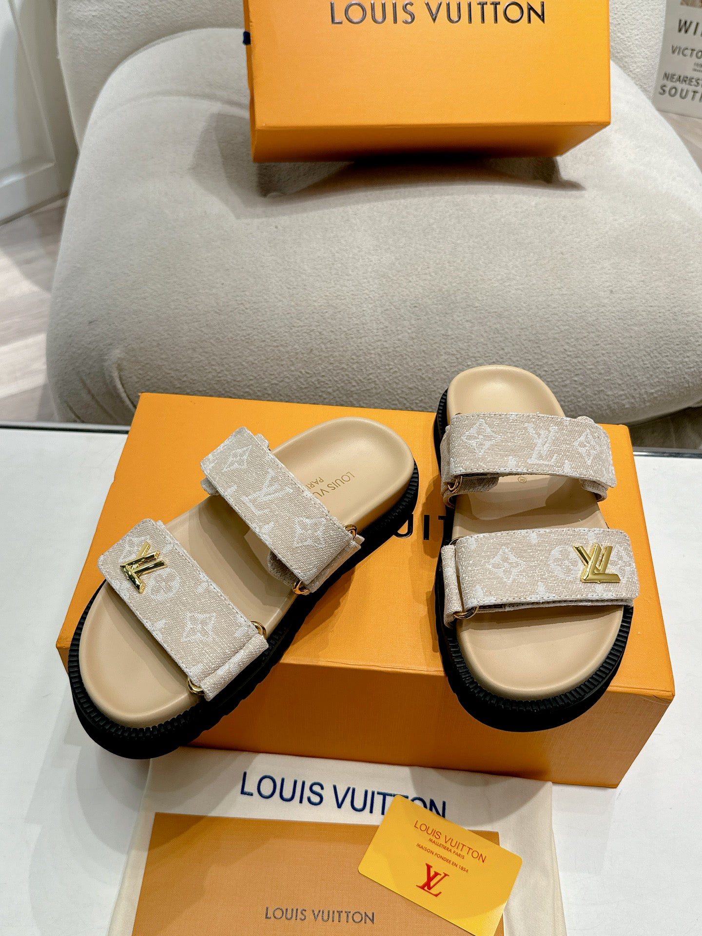 SHOES-LV-LY-028