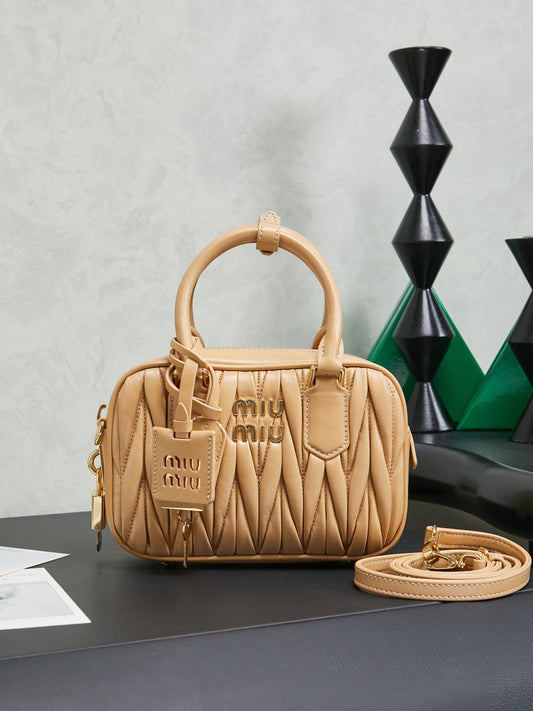 BAG-MIUMIU-LY-004