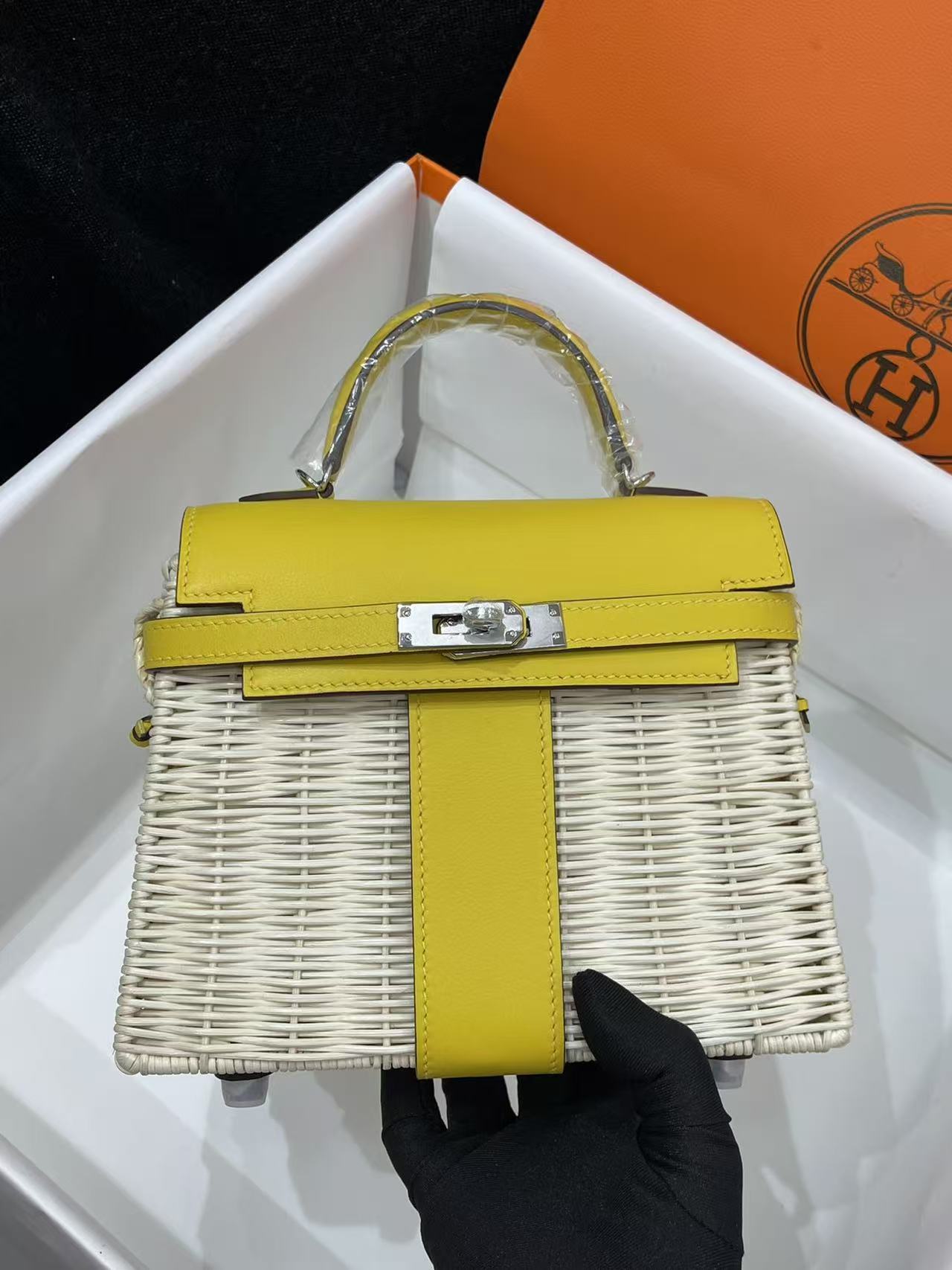 BAG-HMS-W-053