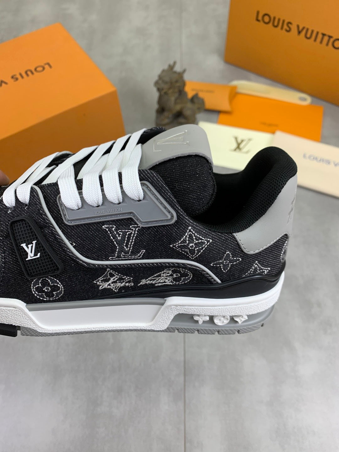 SHOES-LV-LY-332
