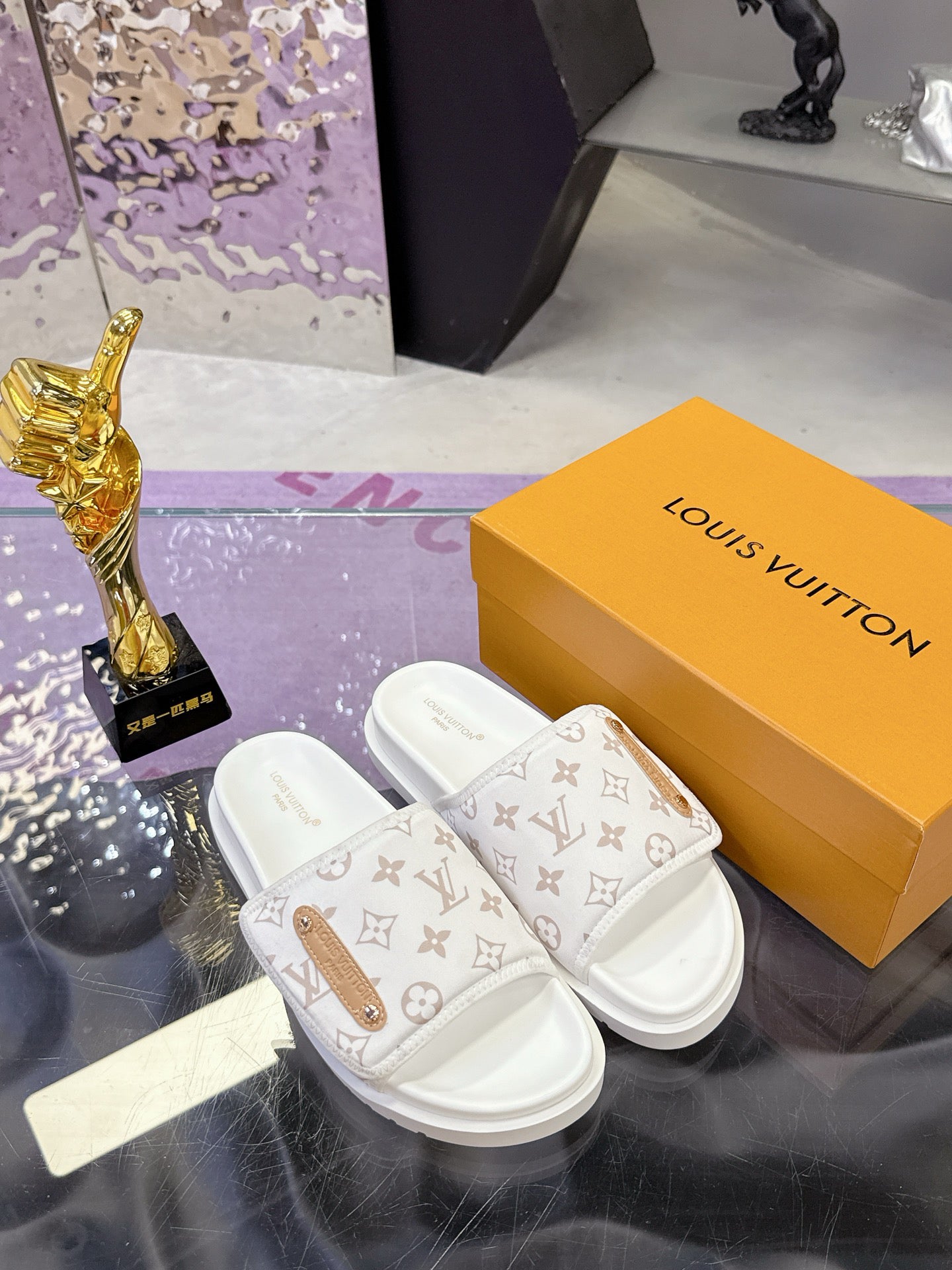 SHOES-LV-LY-019