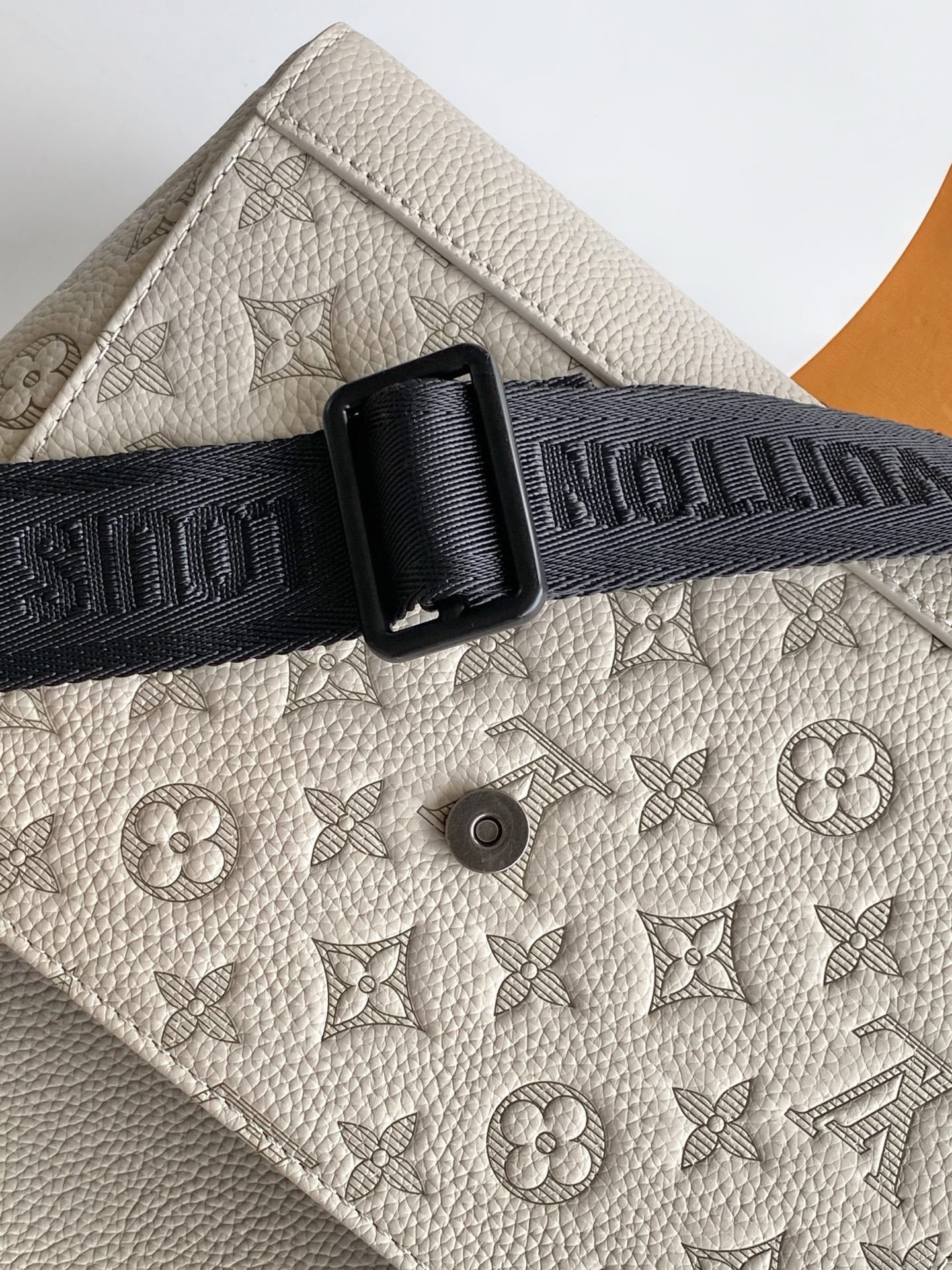 BAG-LV-W-NEW-1063