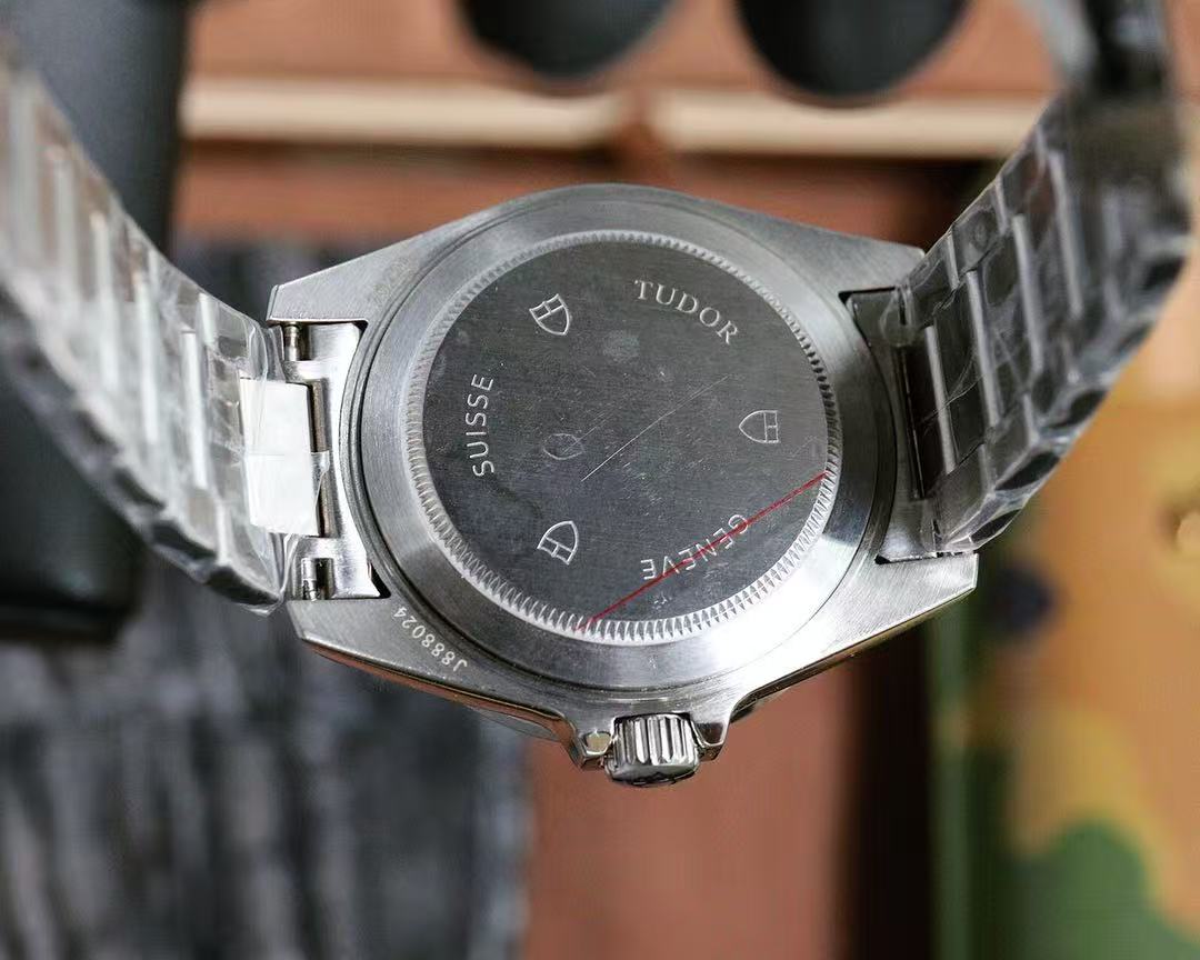 WATCH-DT-W-007