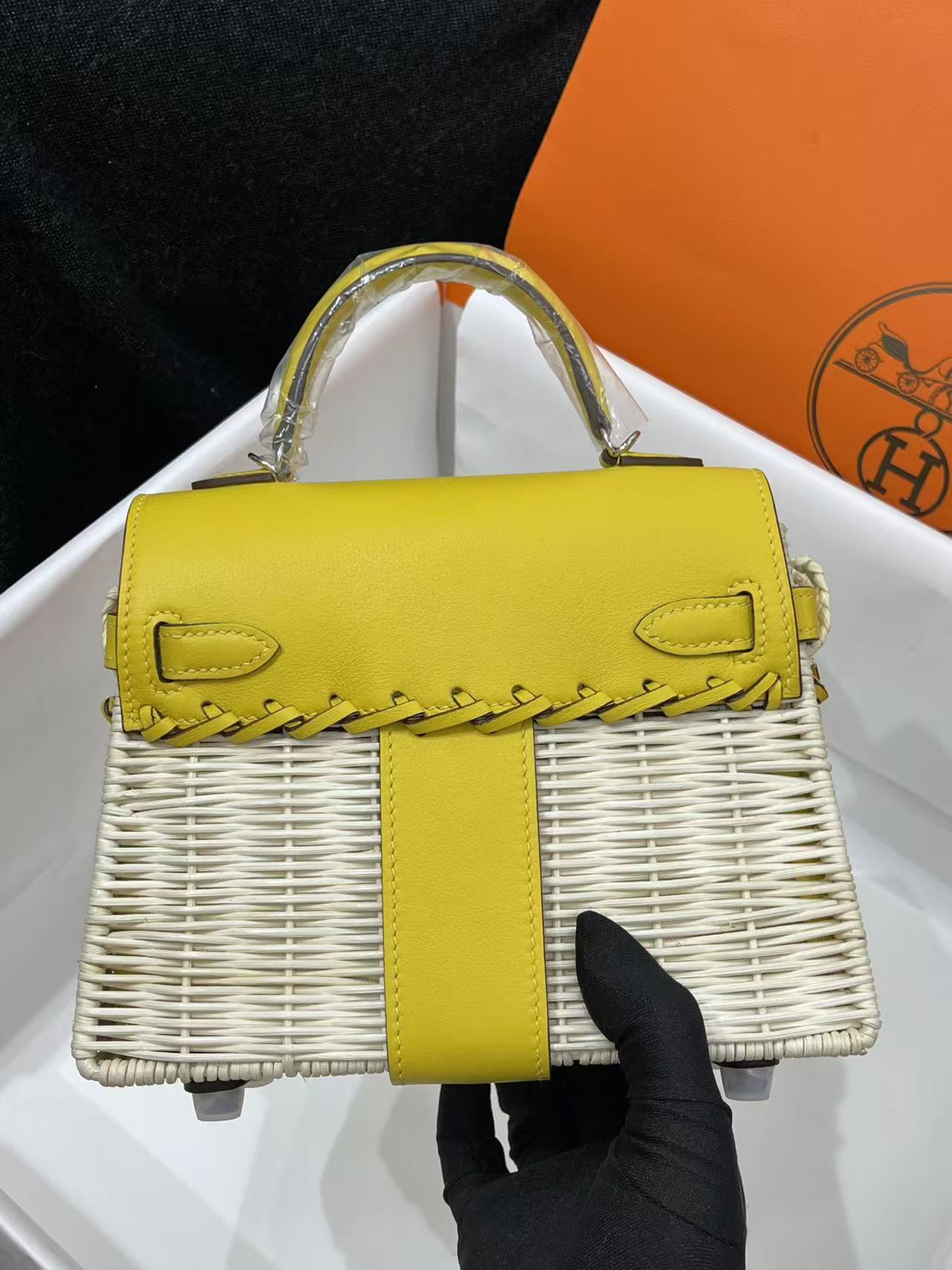BAG-HMS-W-053