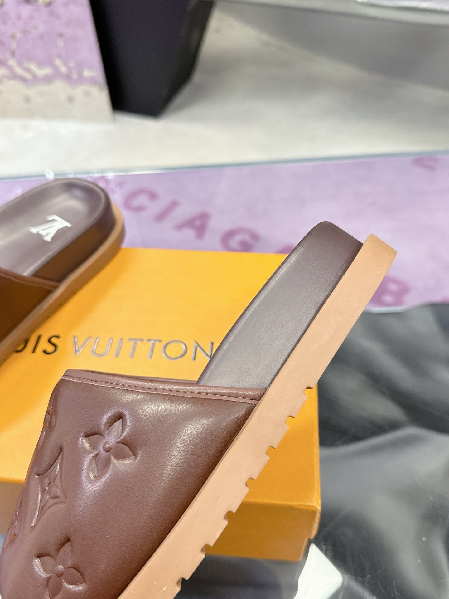 SHOES-LV-LY-650