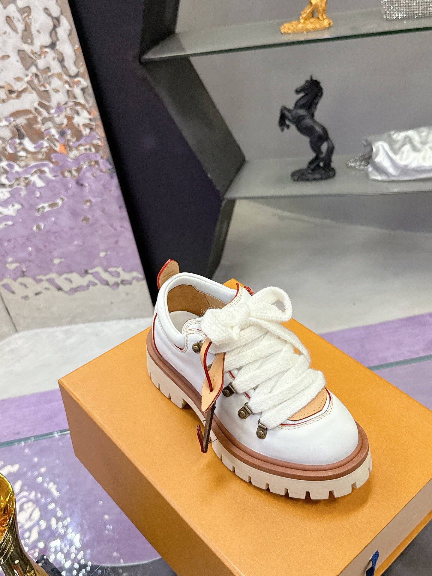 SHOES-LV-LY-560