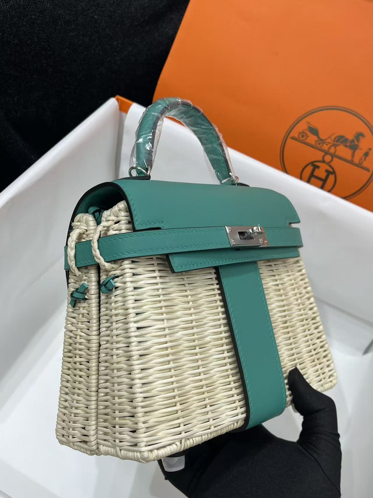BAG-HMS-W-054