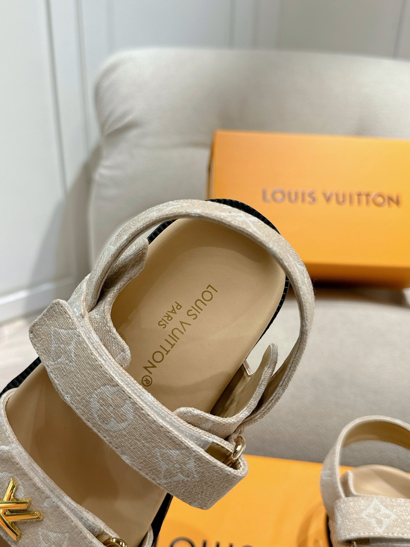 SHOES-LV-LY-027