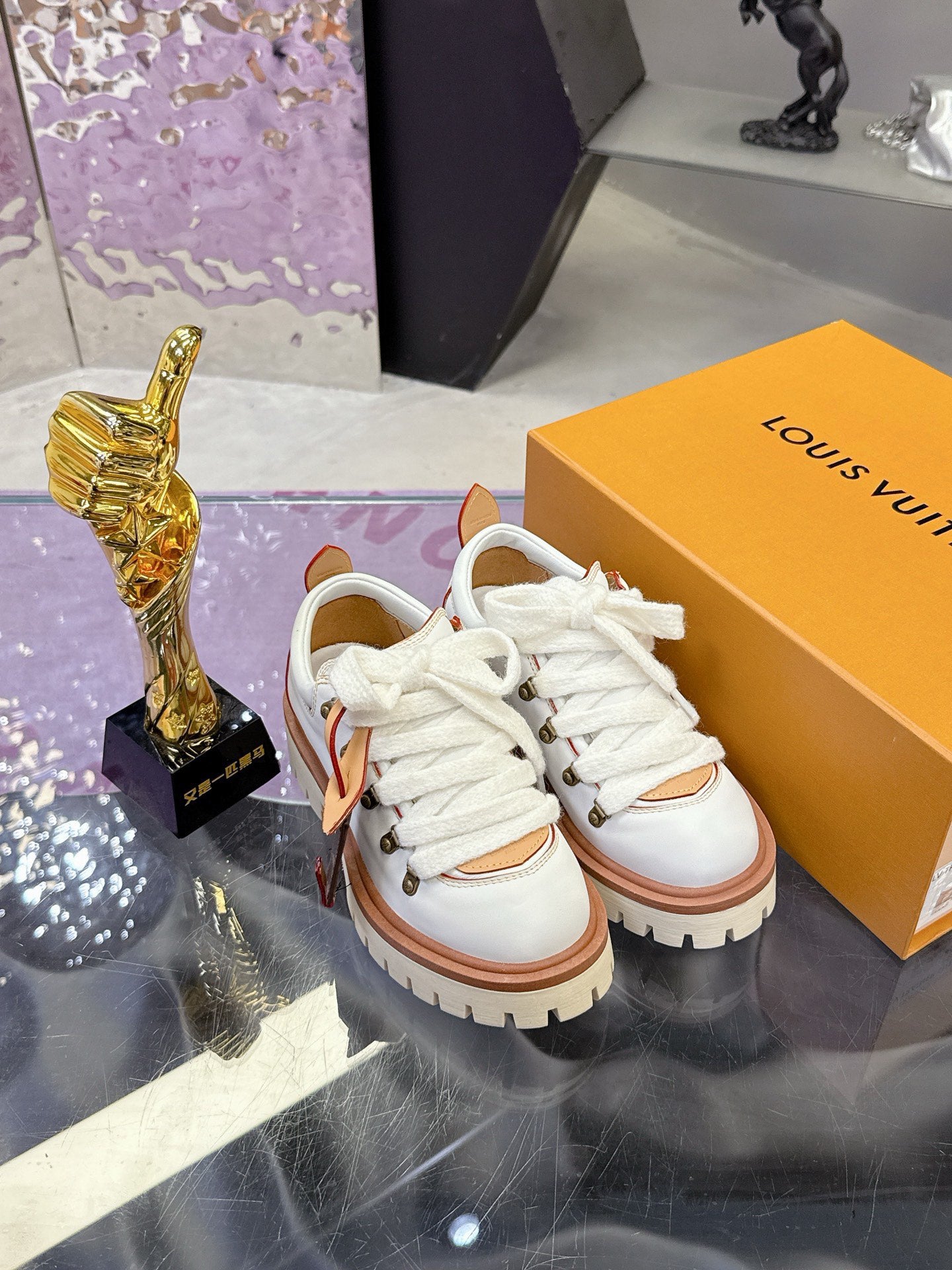 SHOES-LV-LY-560