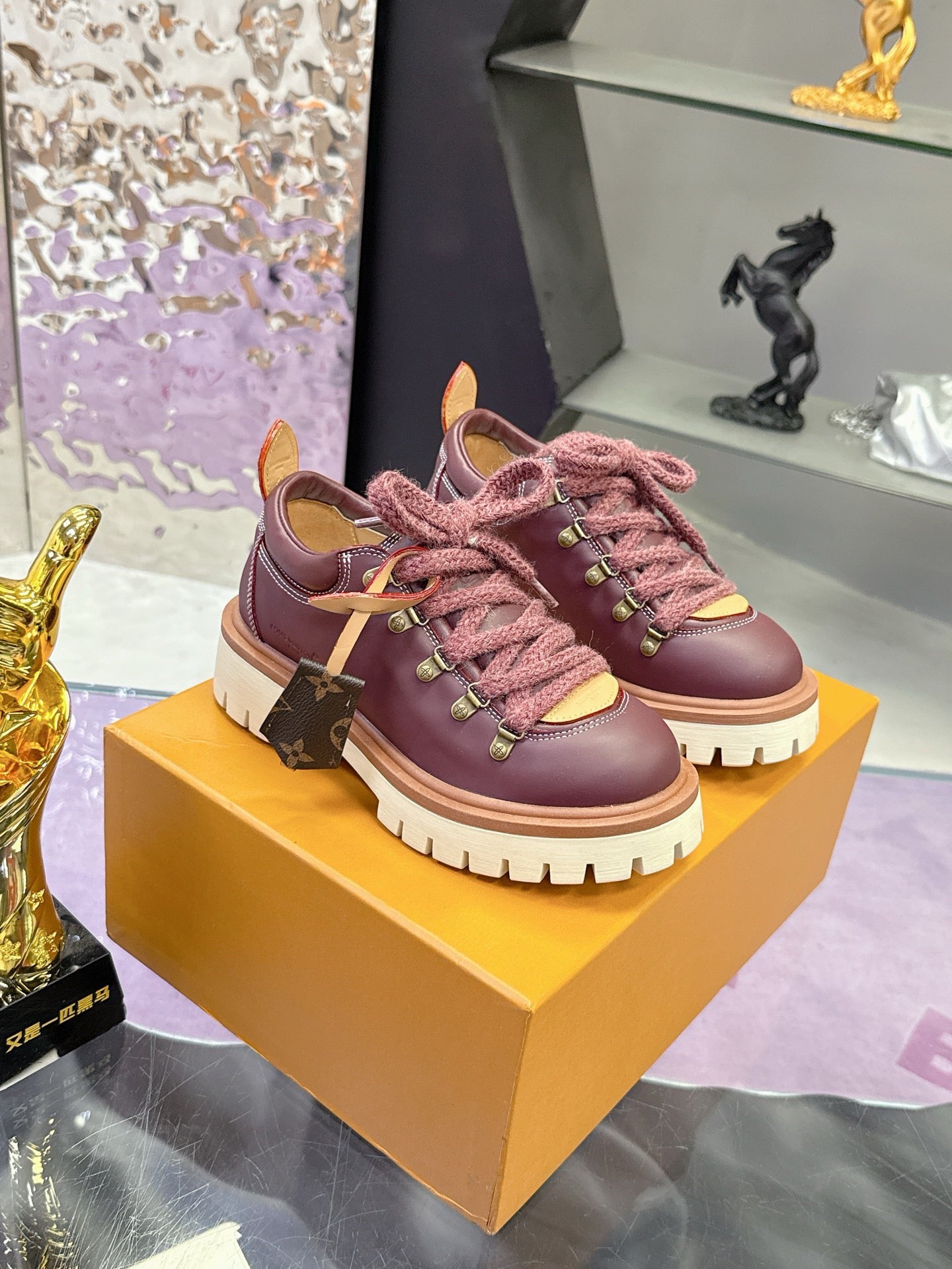 SHOES-LV-LY-555