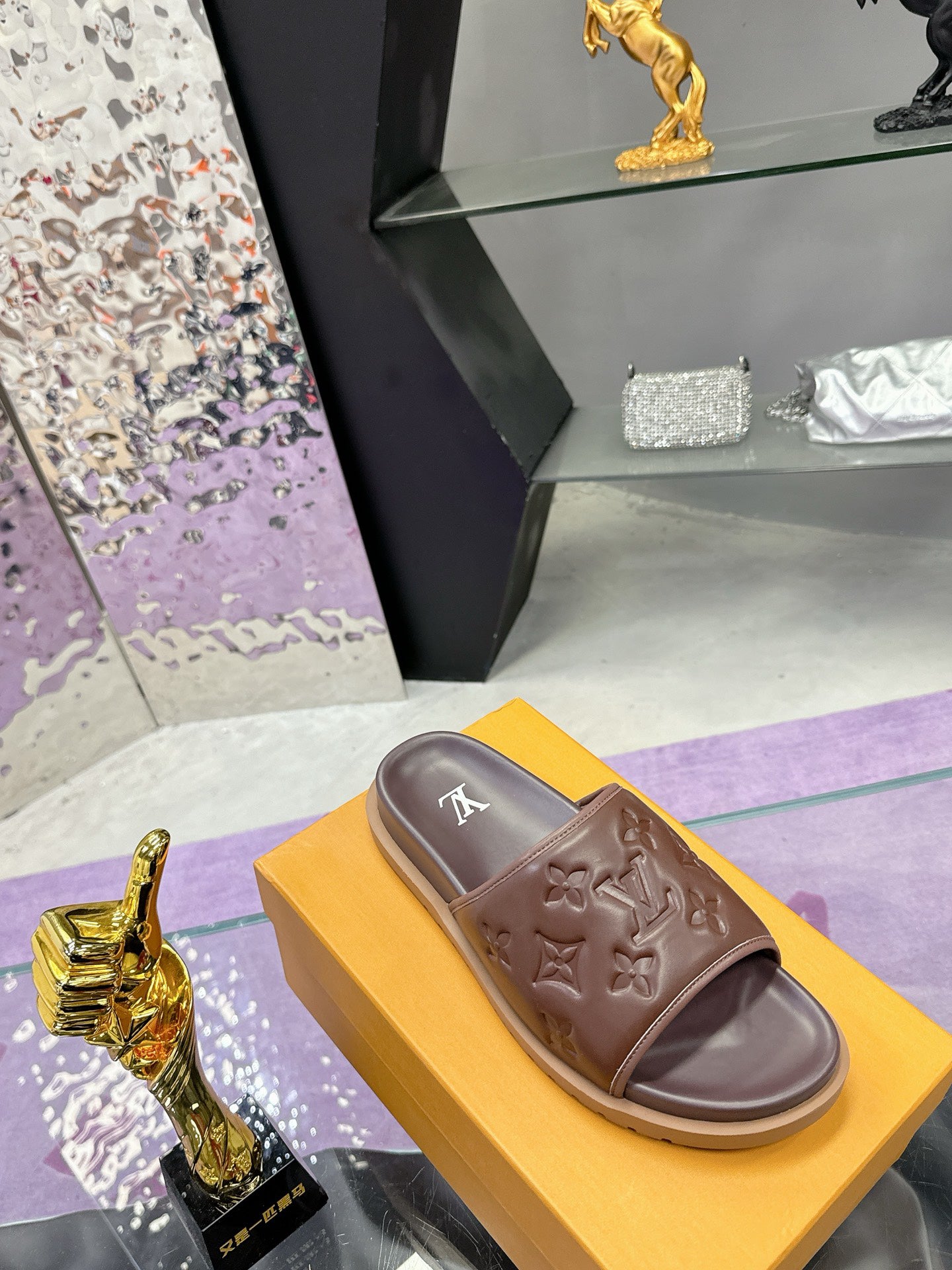 SHOES-LV-LY-650