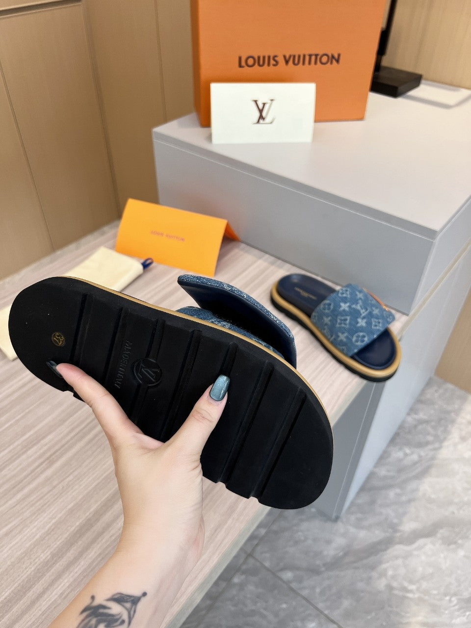 SHOES-LV-LY-160