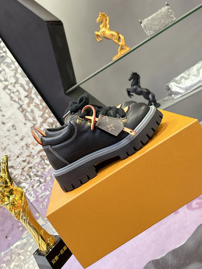SHOES-LV-LY-556