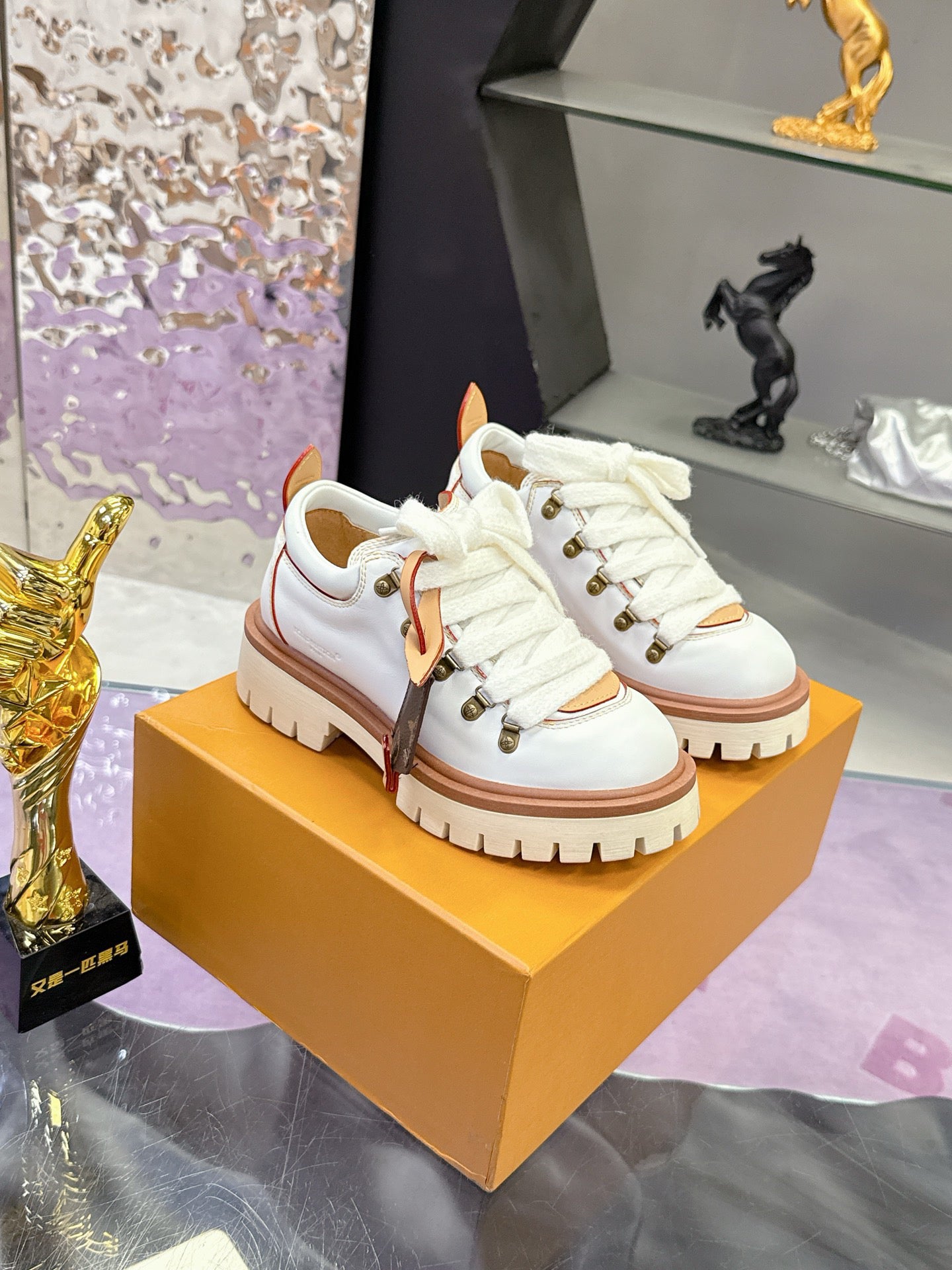 SHOES-LV-LY-560
