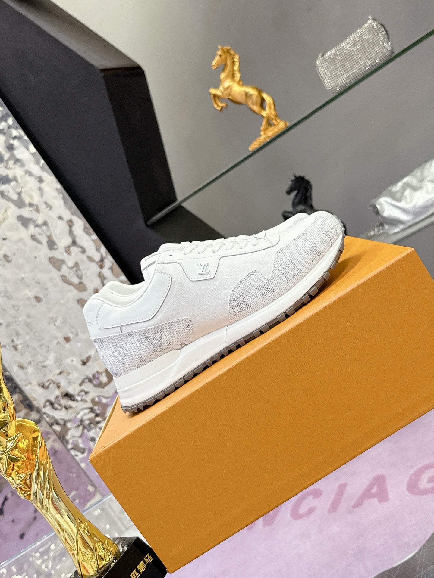 SHOES-LV-LY-240