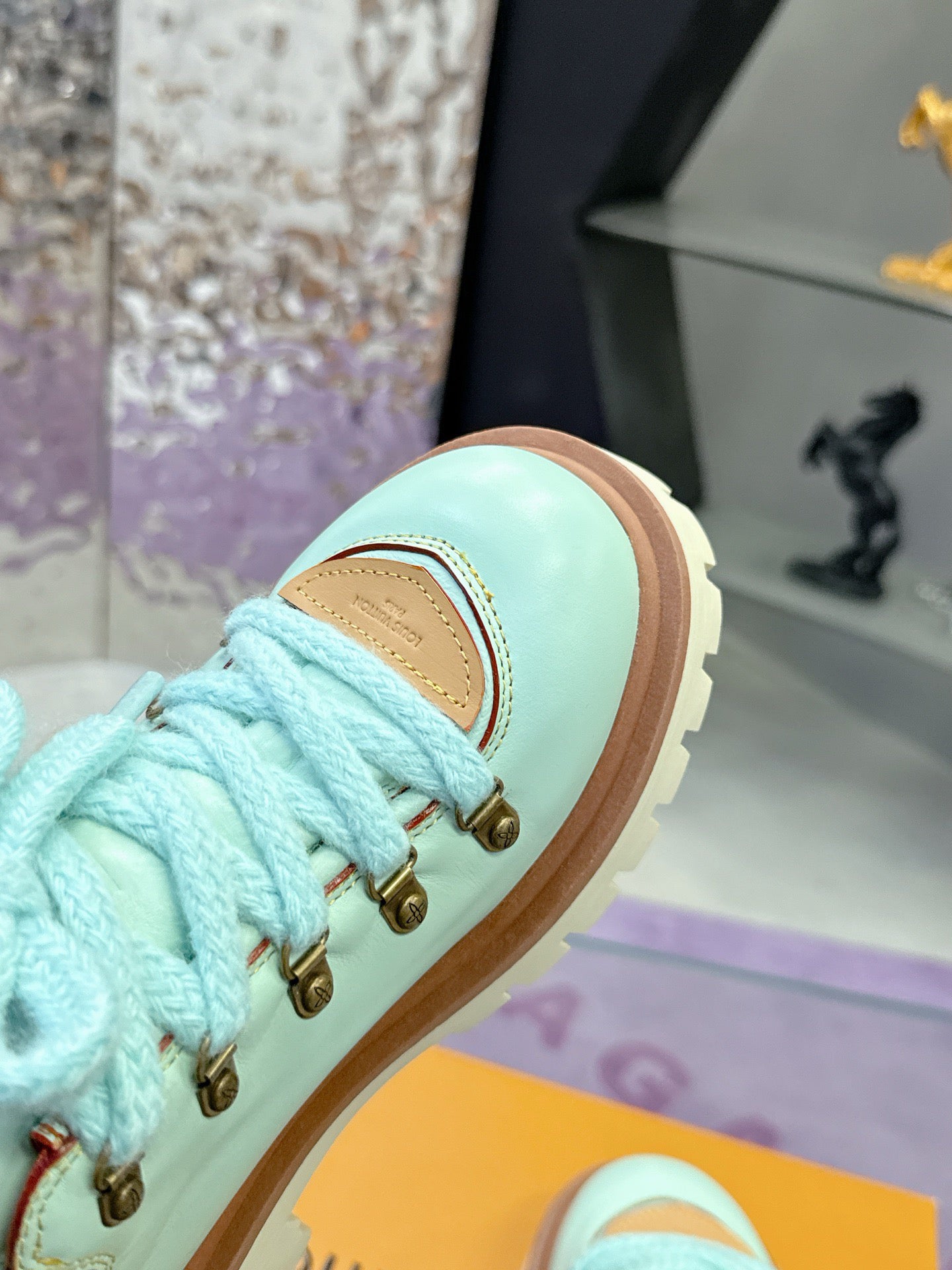 SHOES-LV-LY-570
