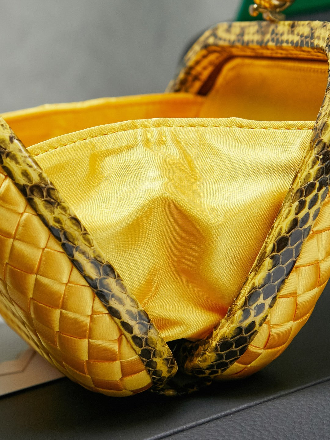 BAG-MIUMIU-LY-377