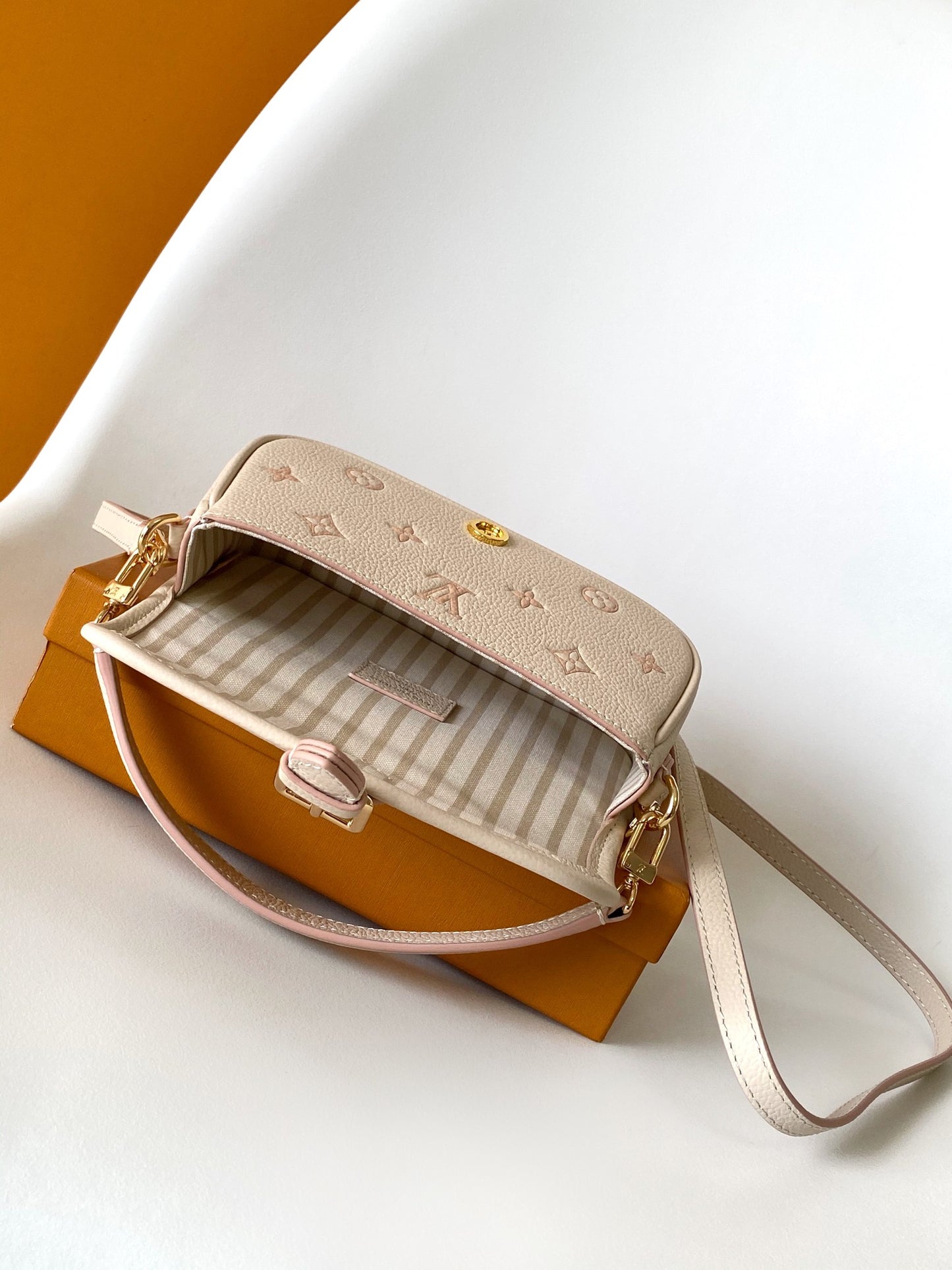 BAG-LV-W-NEW-1108