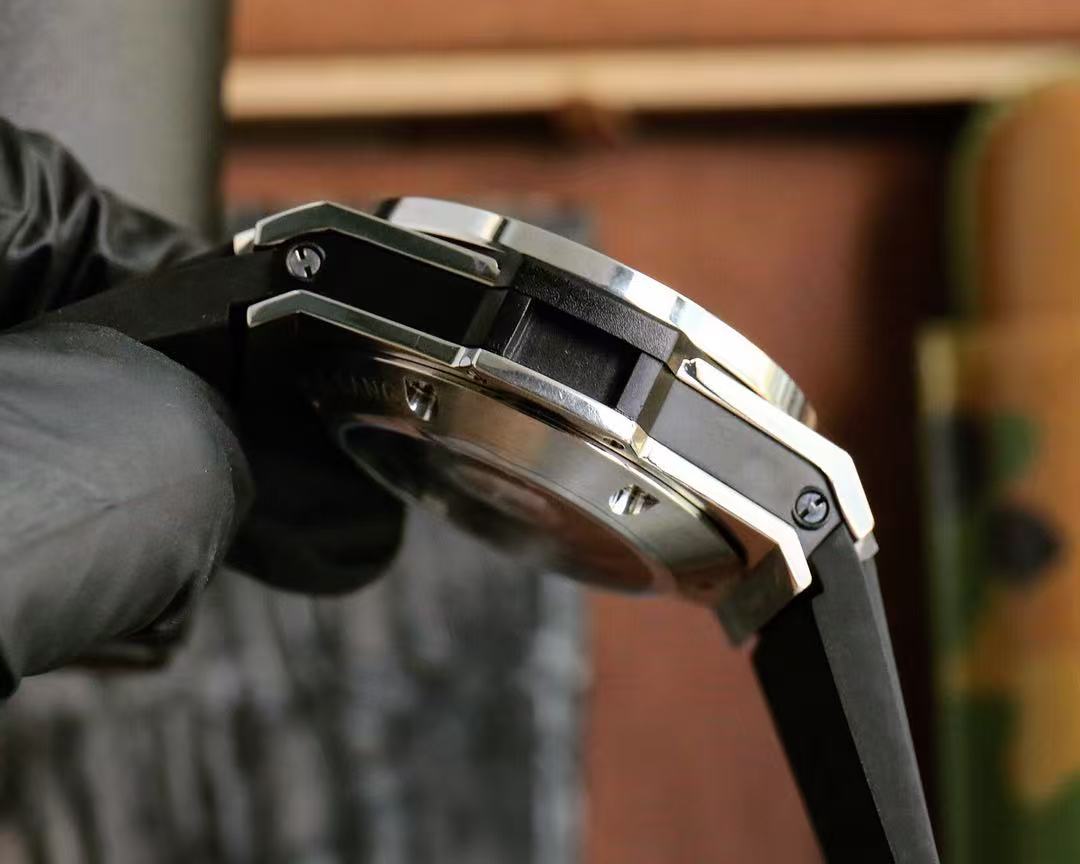 WATCH-HB-W-004