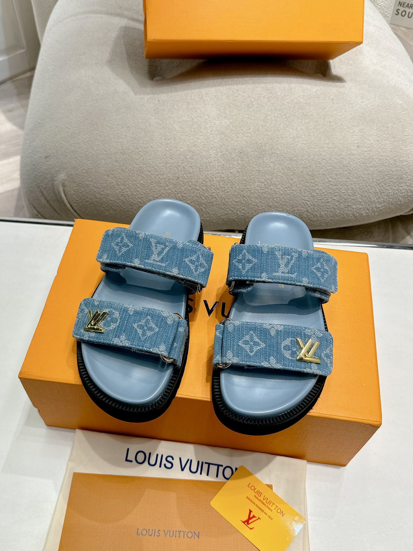 SHOES-LV-LY-105