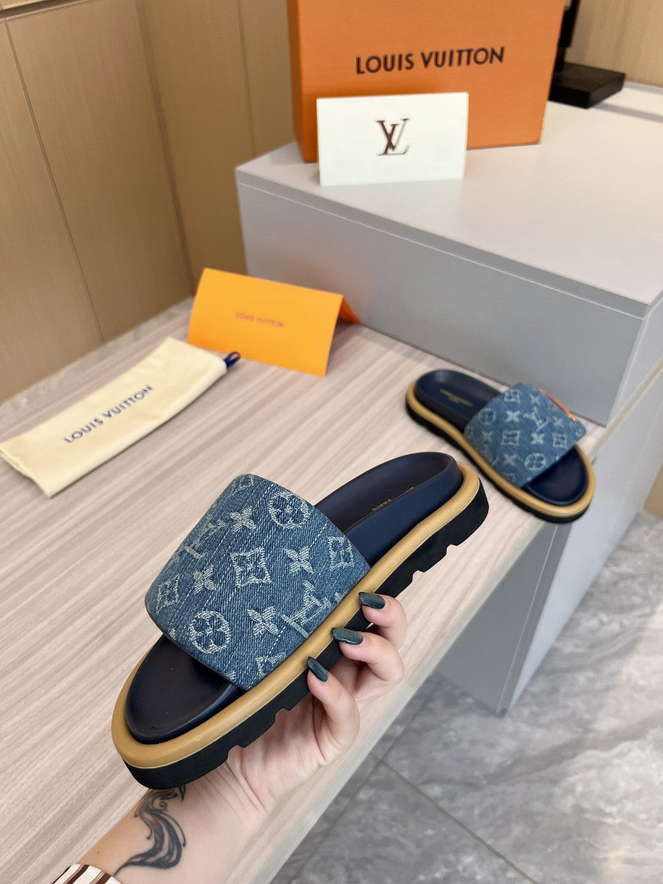 SHOES-LV-LY-160