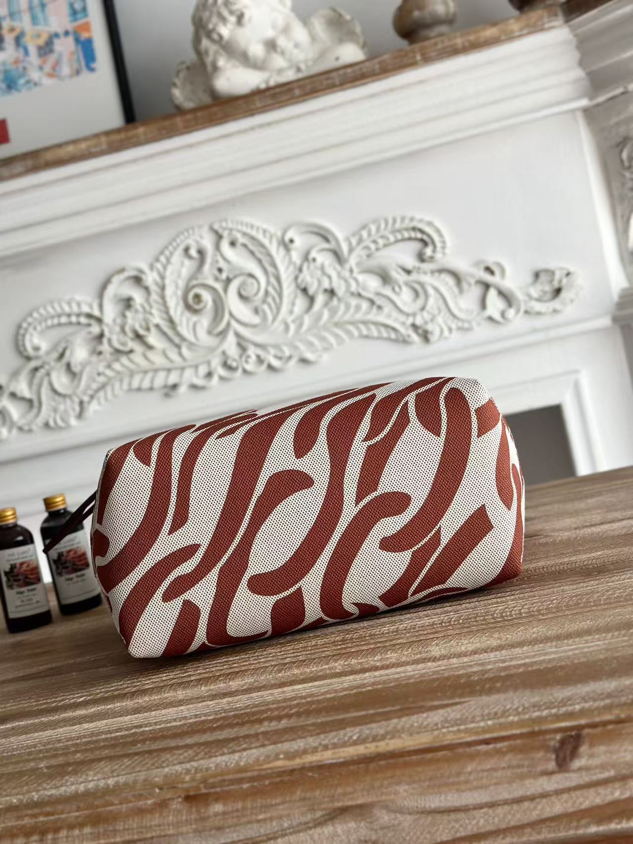 BAG-HMS-W-008