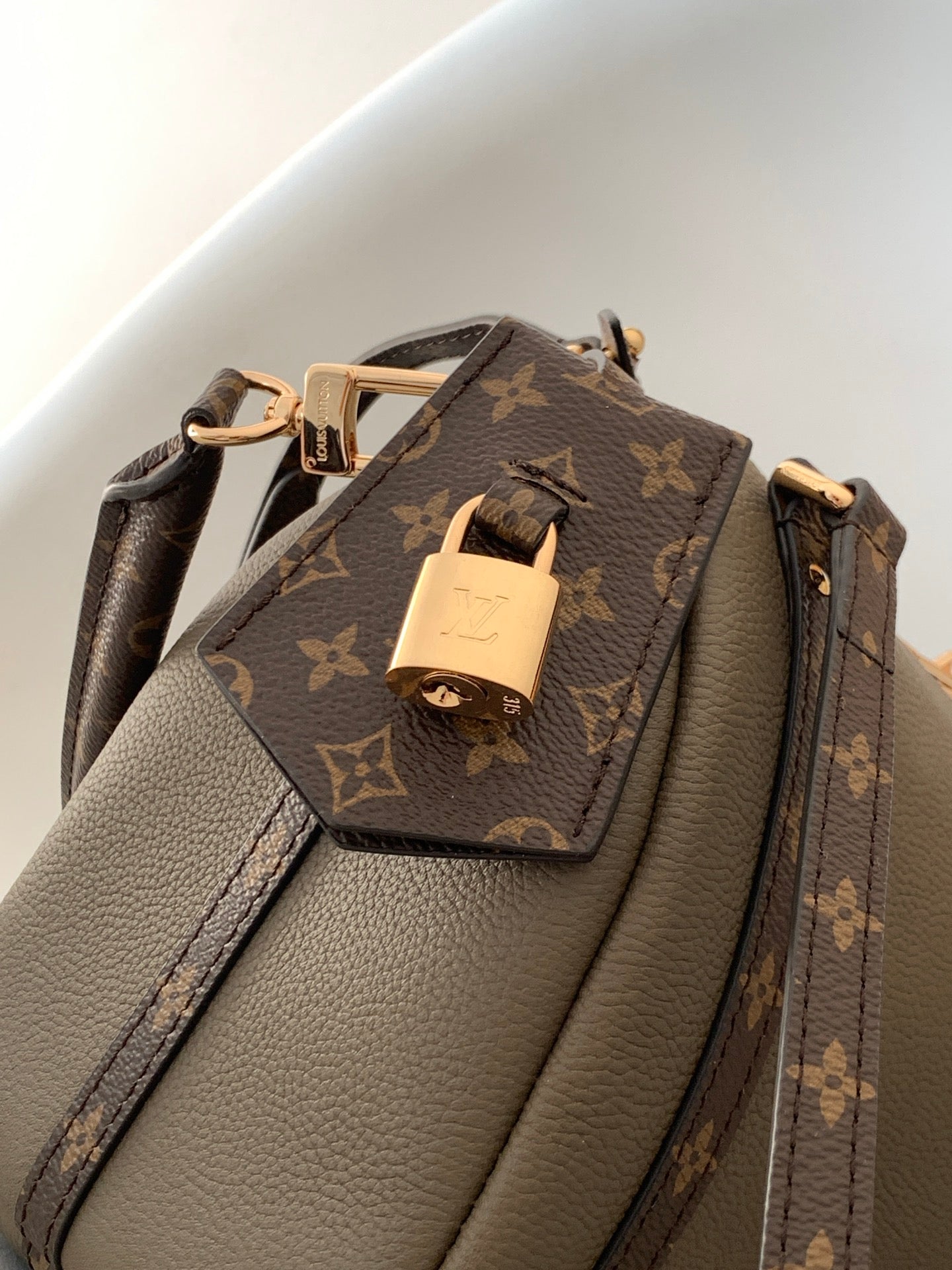 BAG-LV-W-NEW-225
