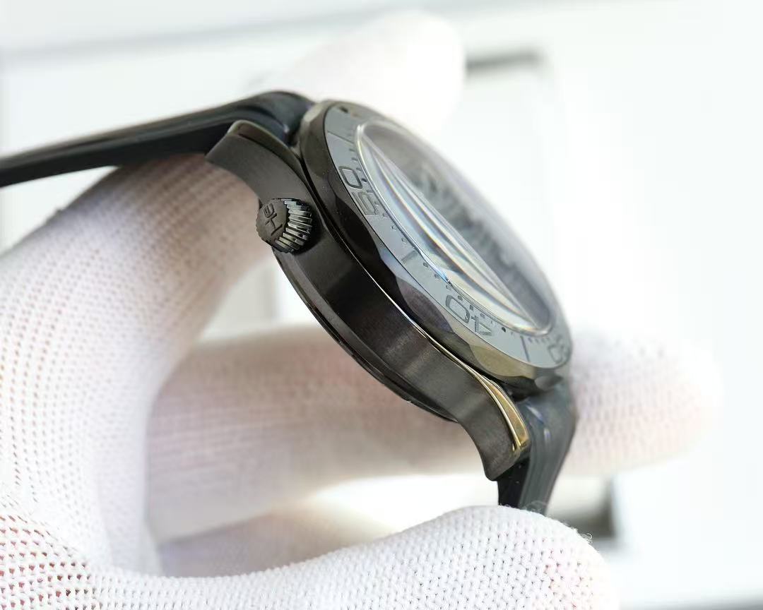 WATCH-OMG-W-004