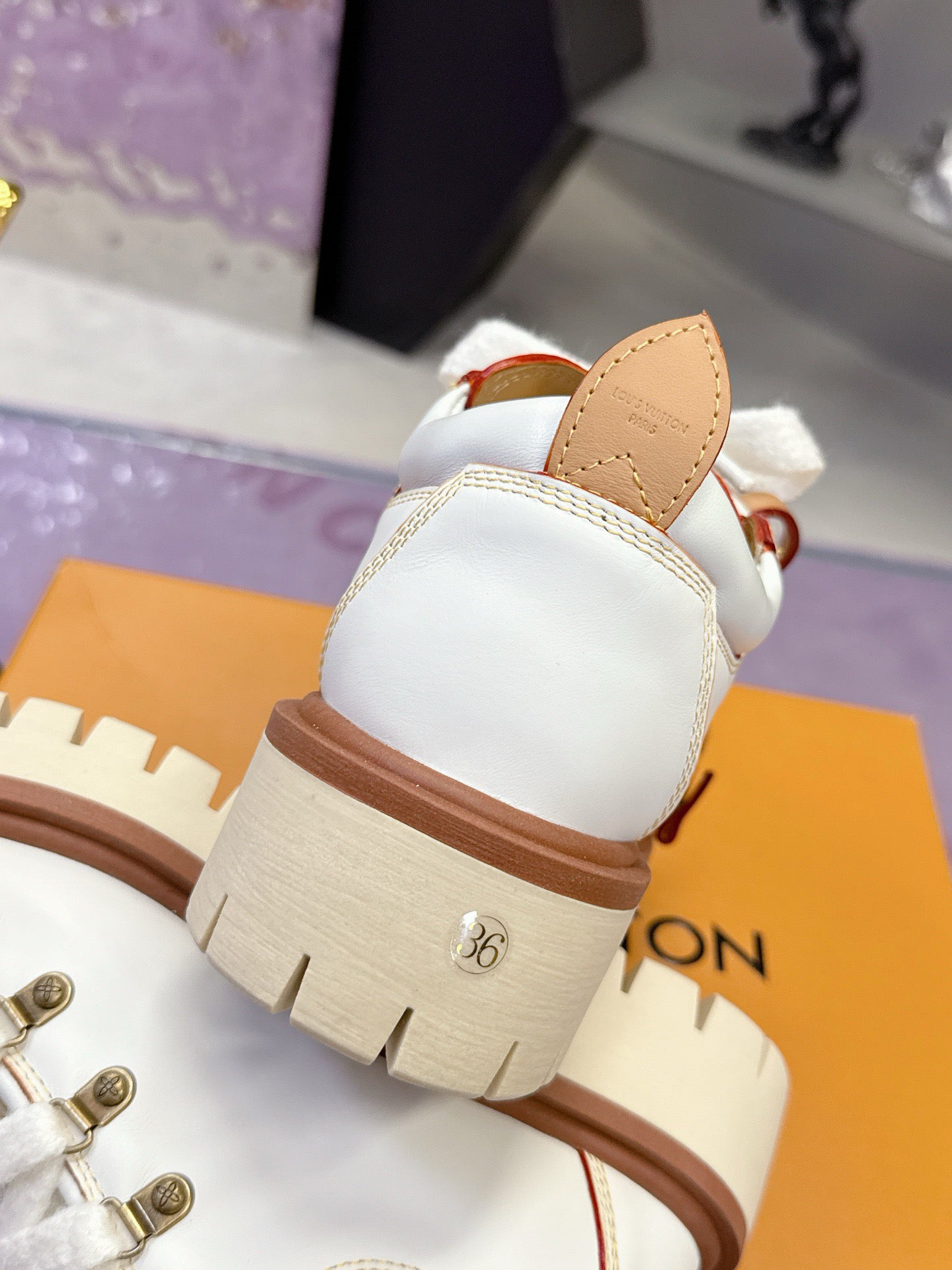SHOES-LV-LY-560