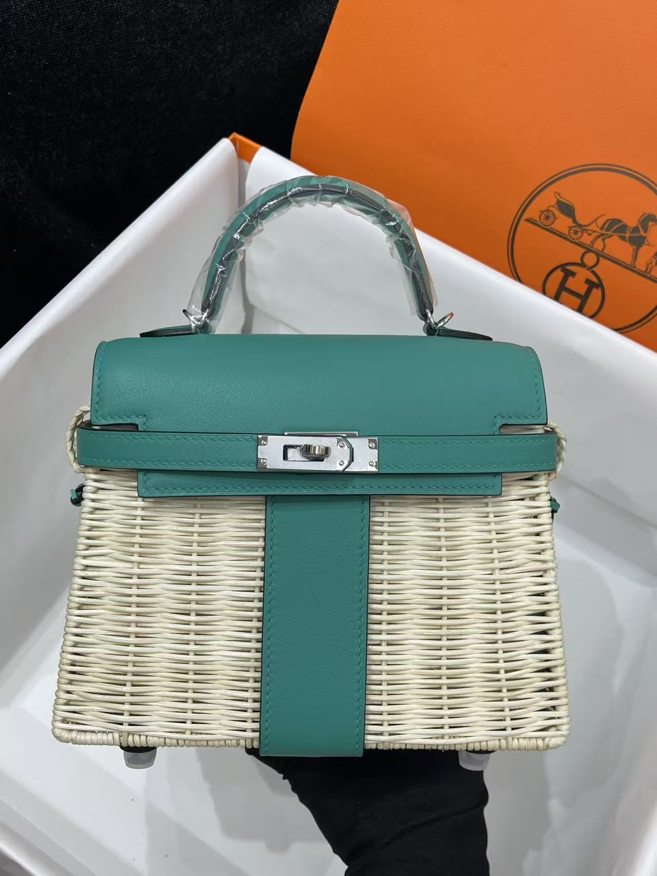 BAG-HMS-W-054