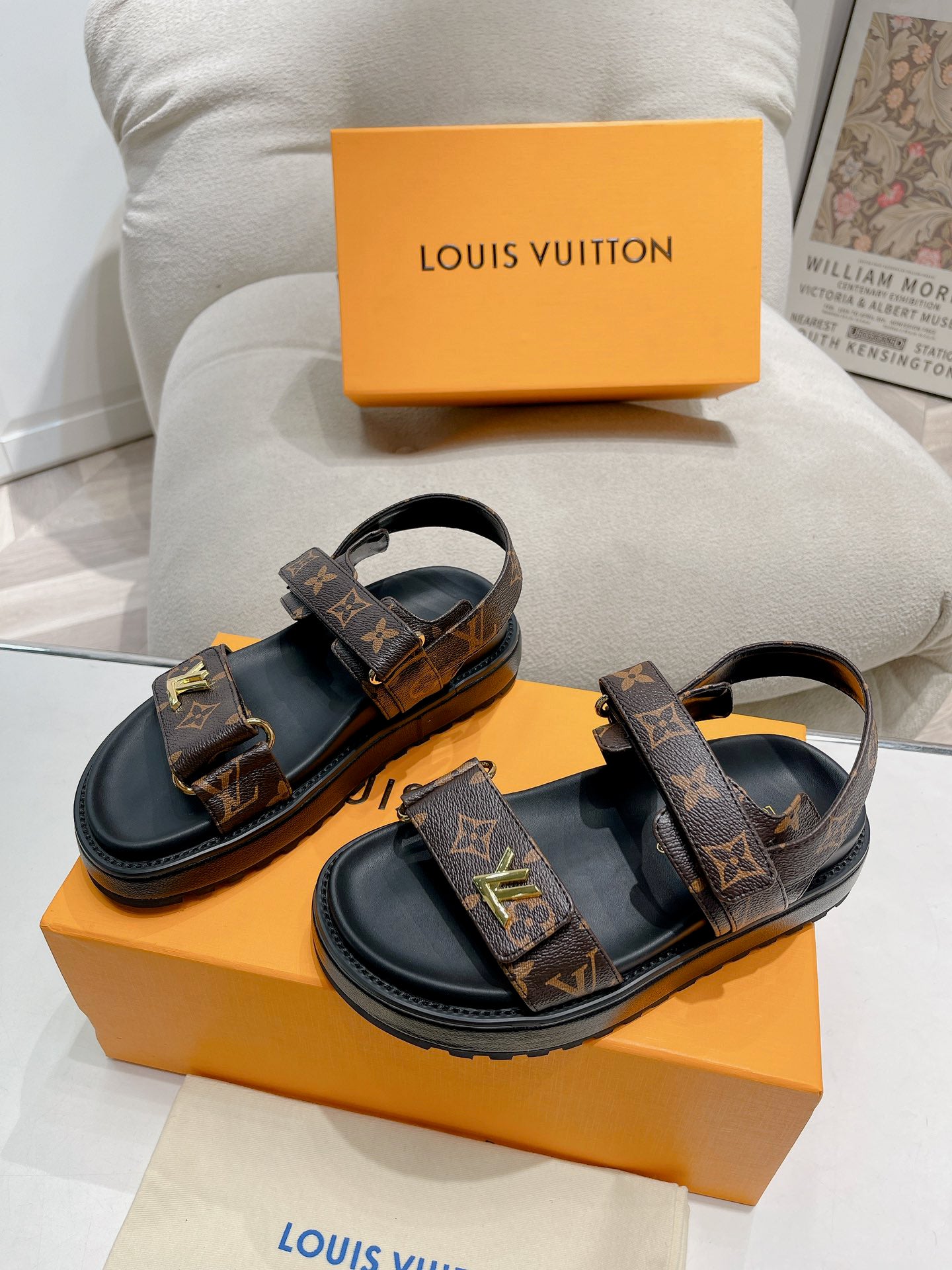 SHOES-LV-LY-018